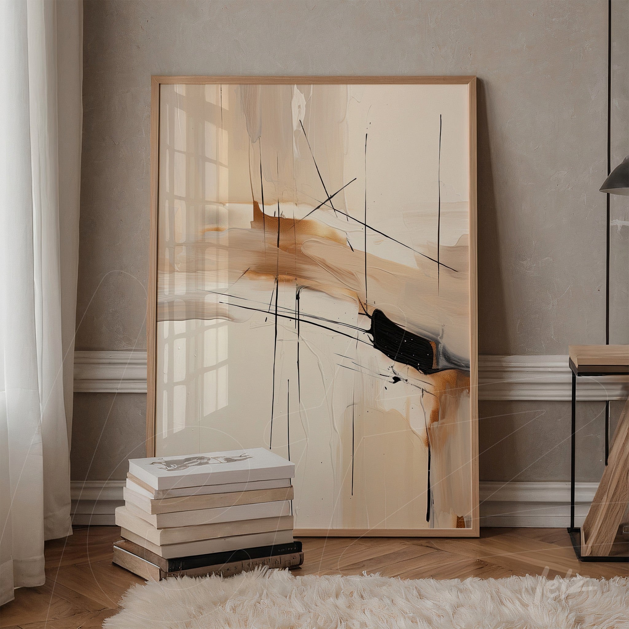 quadro abstrato em moldura de madeira clara, com traços em tons terrosos e preto sobre fundo claro, apoiado em esquina de parede