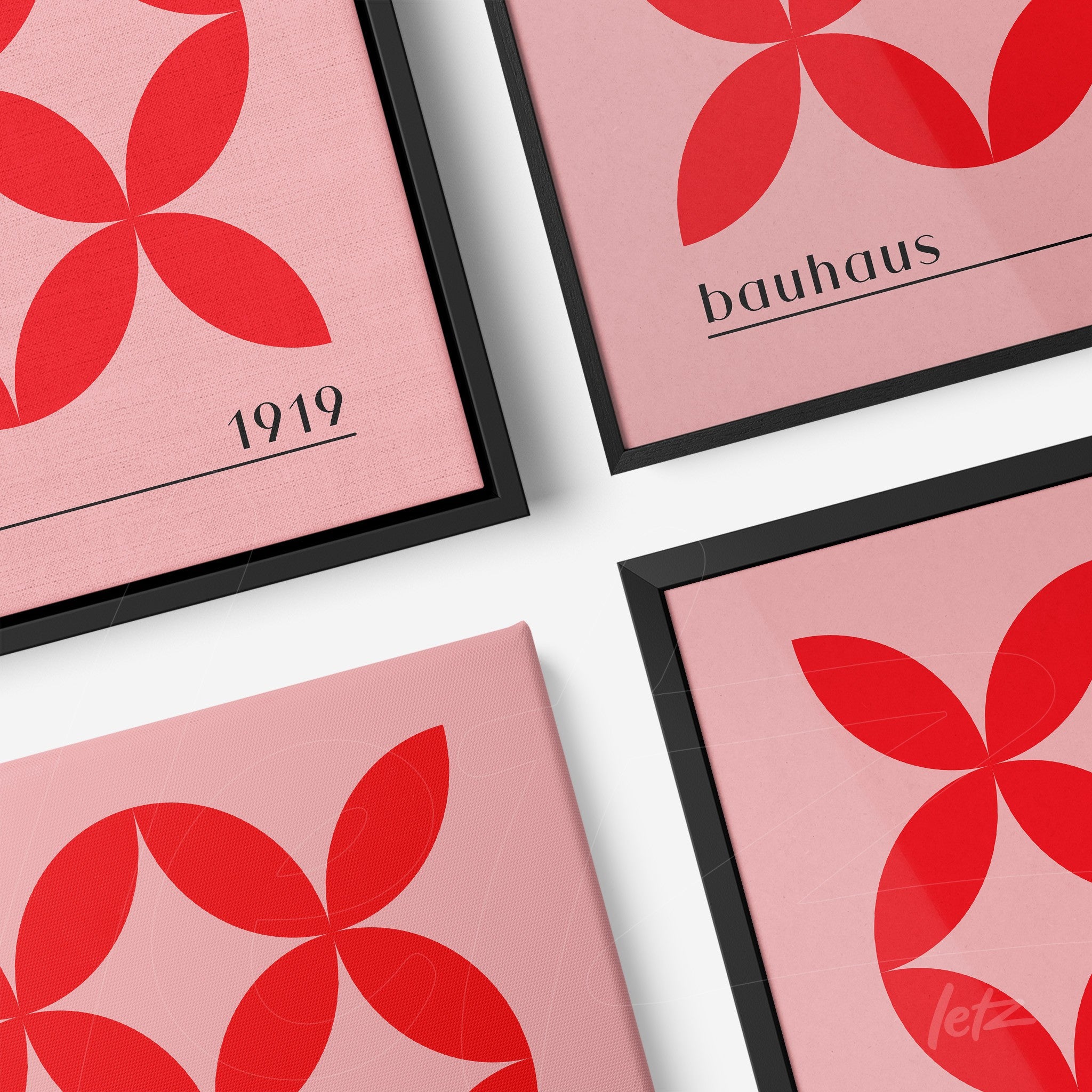 conjunto de quadros de parede estilo bauhaus com figuras geométricas vermelhas em moldura preta