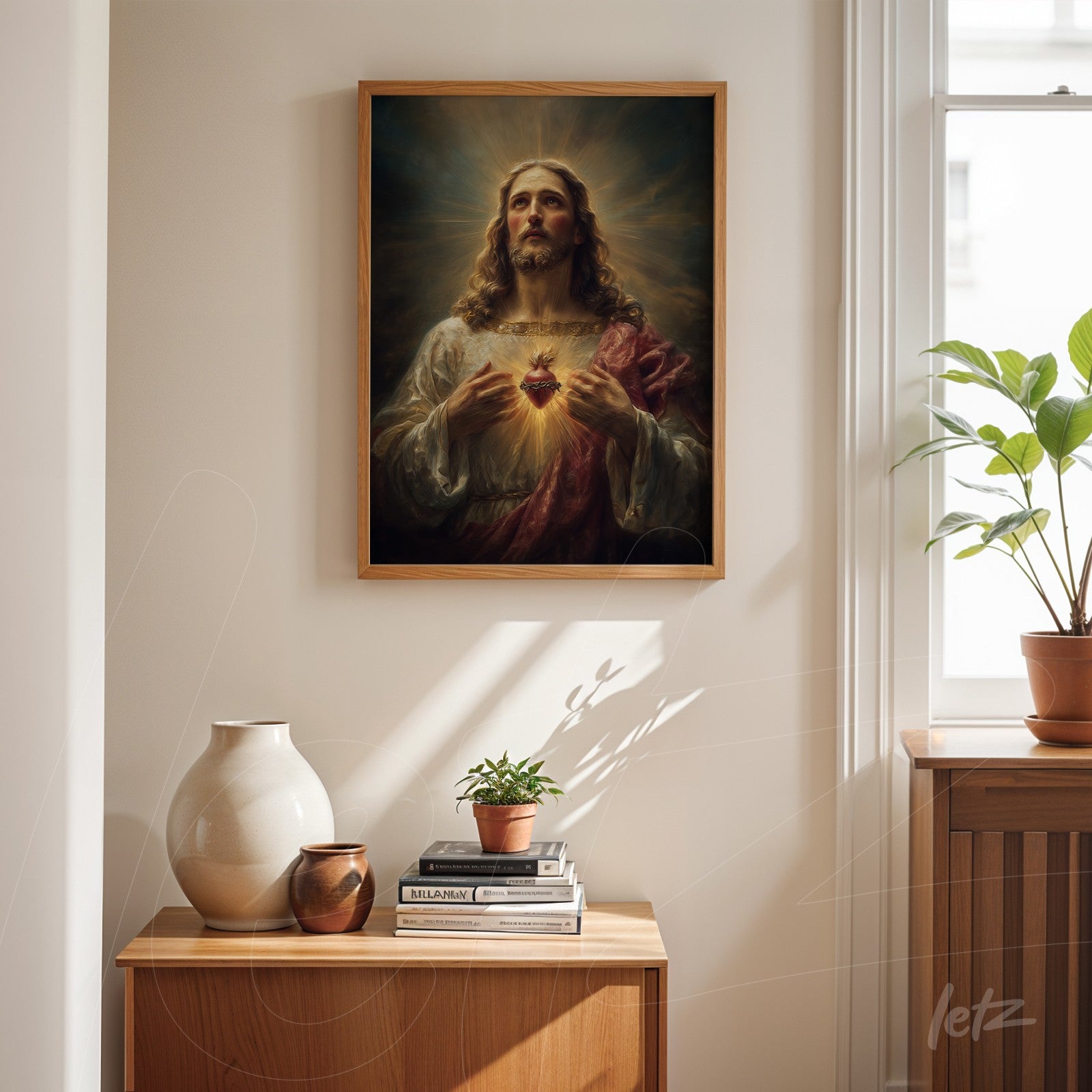 quadro com arte religiosa retratando Jesus Cristo em moldura de madeira clara