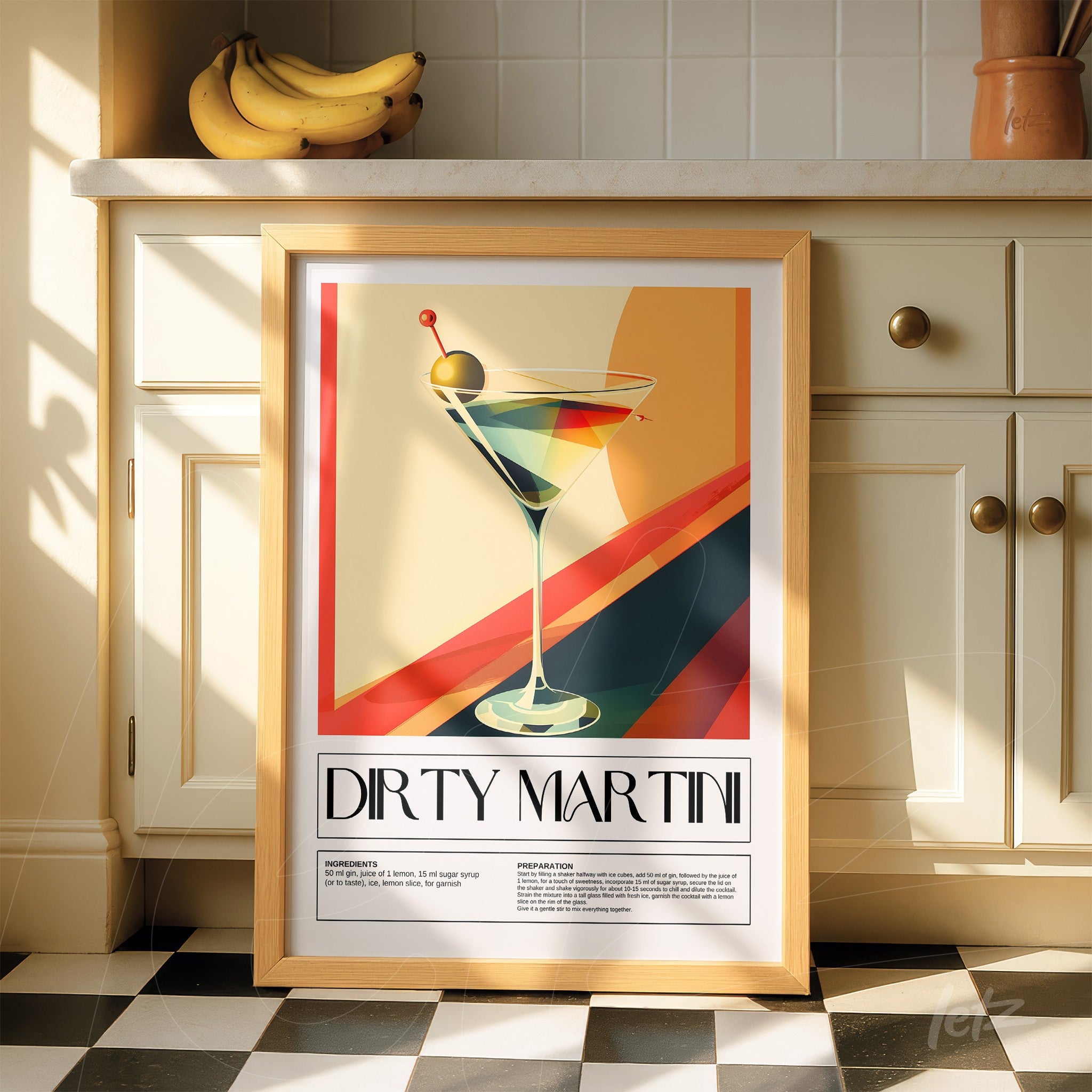 quadro com arte retrô de cocktail dirty martini em moldura de madeira clara