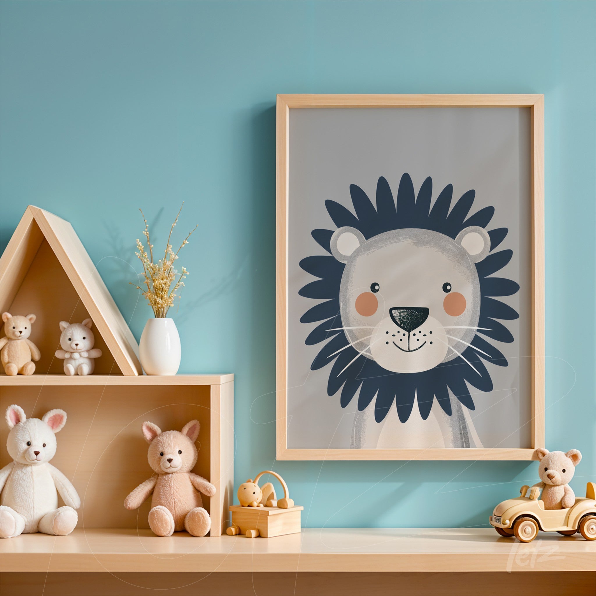 quadro com ilustração de leão estilizado em moldura clara sobre parede azul