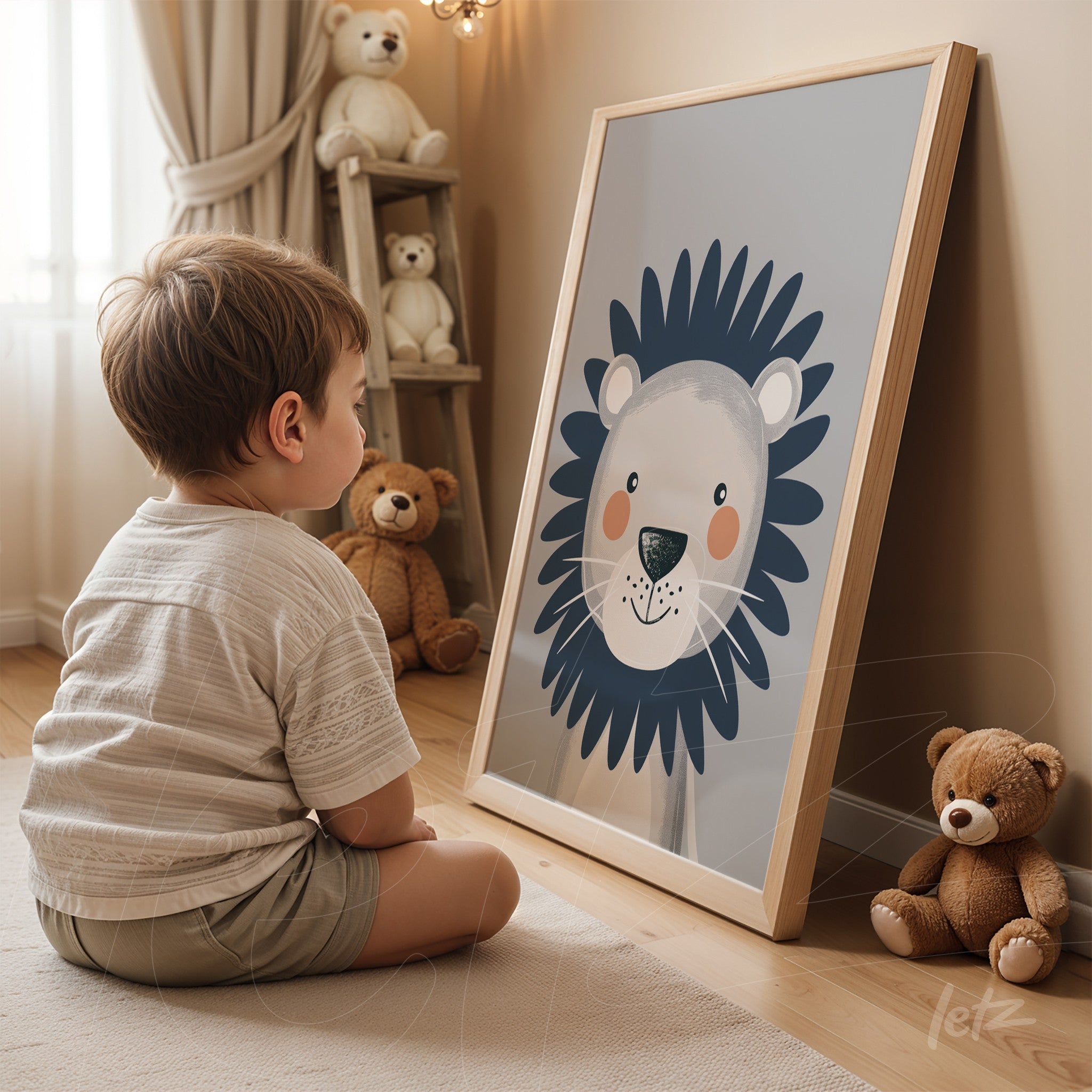 quadro com arte ilustrativa de um leão adorável em moldura de madeira clara, exibido ao lado de um menino sentado em um ambiente aconchegante