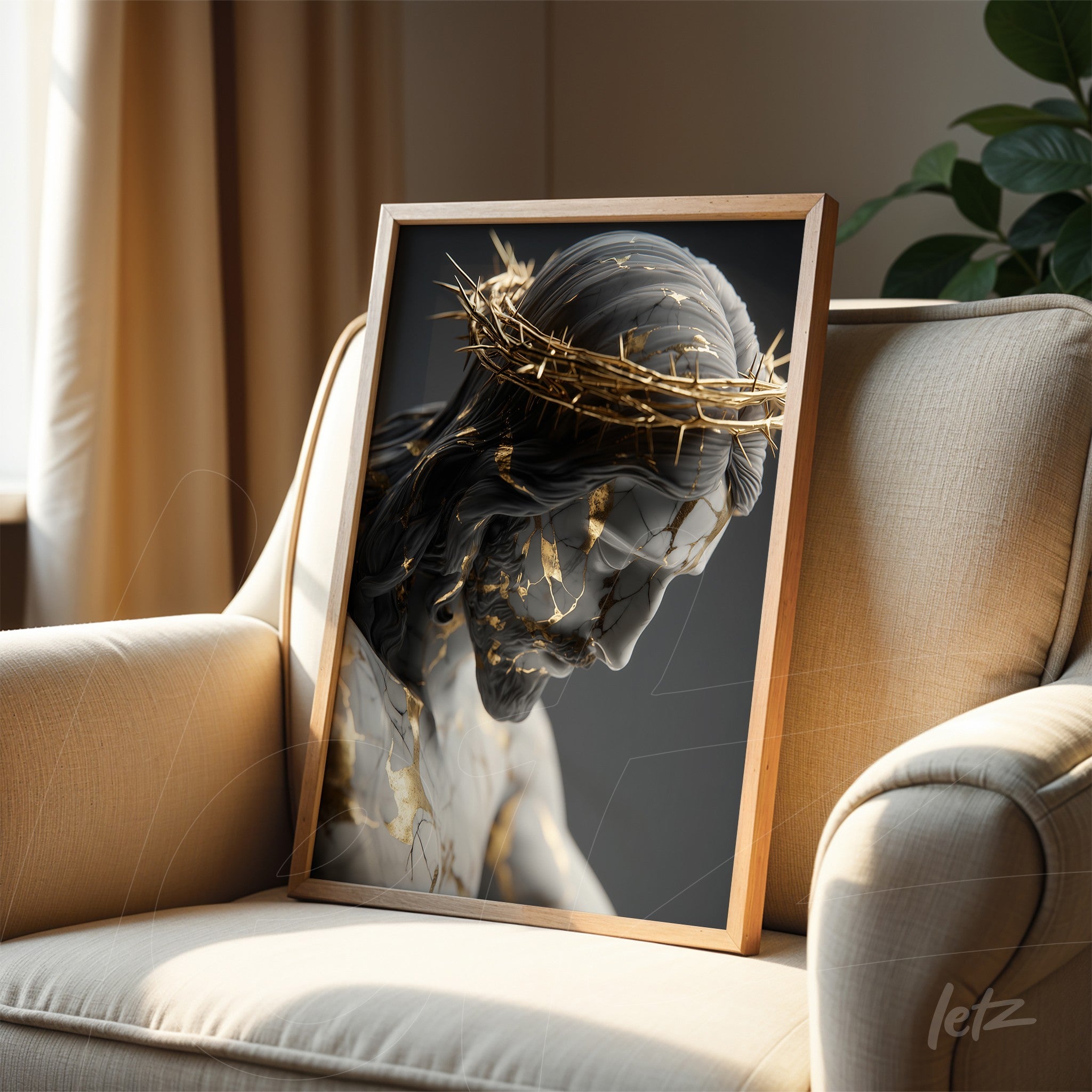 quadro emoldurado de figura religiosa com coroa de espinhos e detalhes dourados sobre fundo escuro