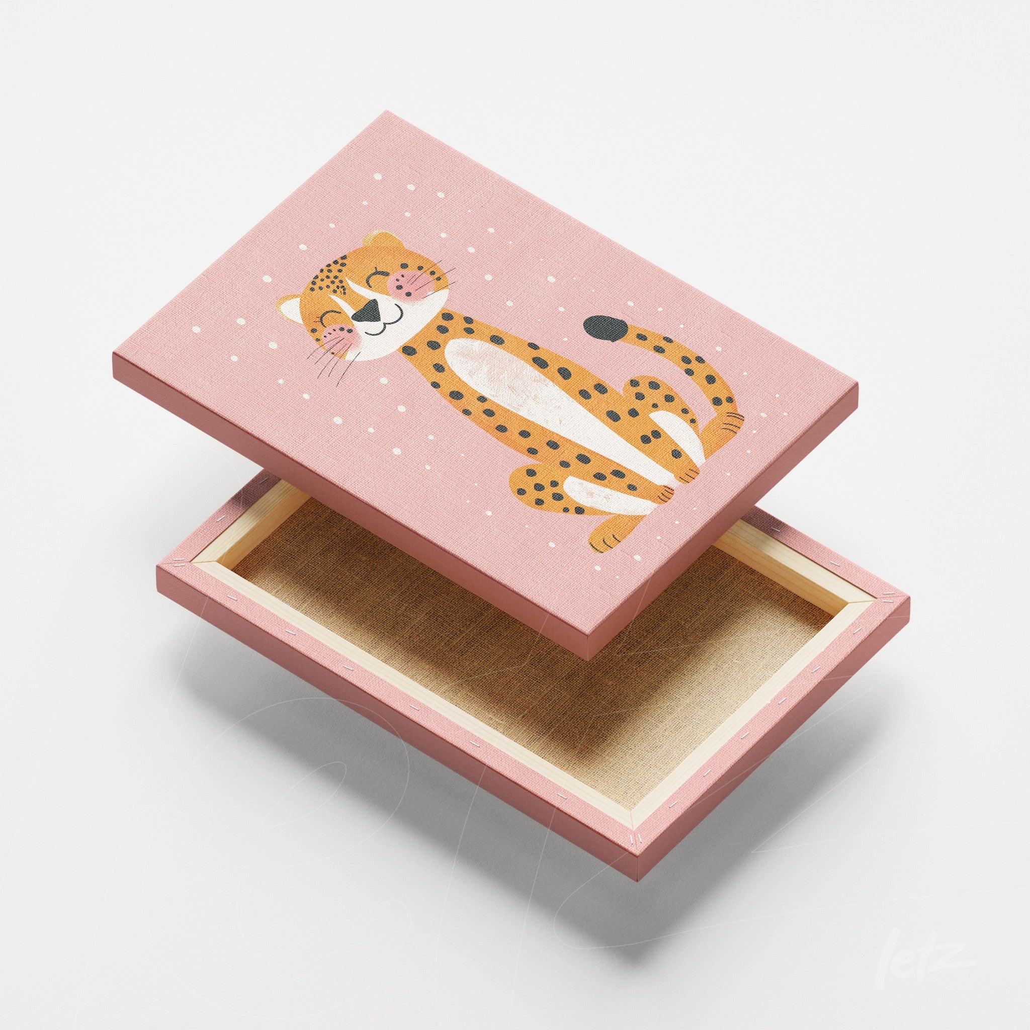 caixa decorativa com arte de um leopardo em fundo rosa claro com detalhes de bolinhas brancas