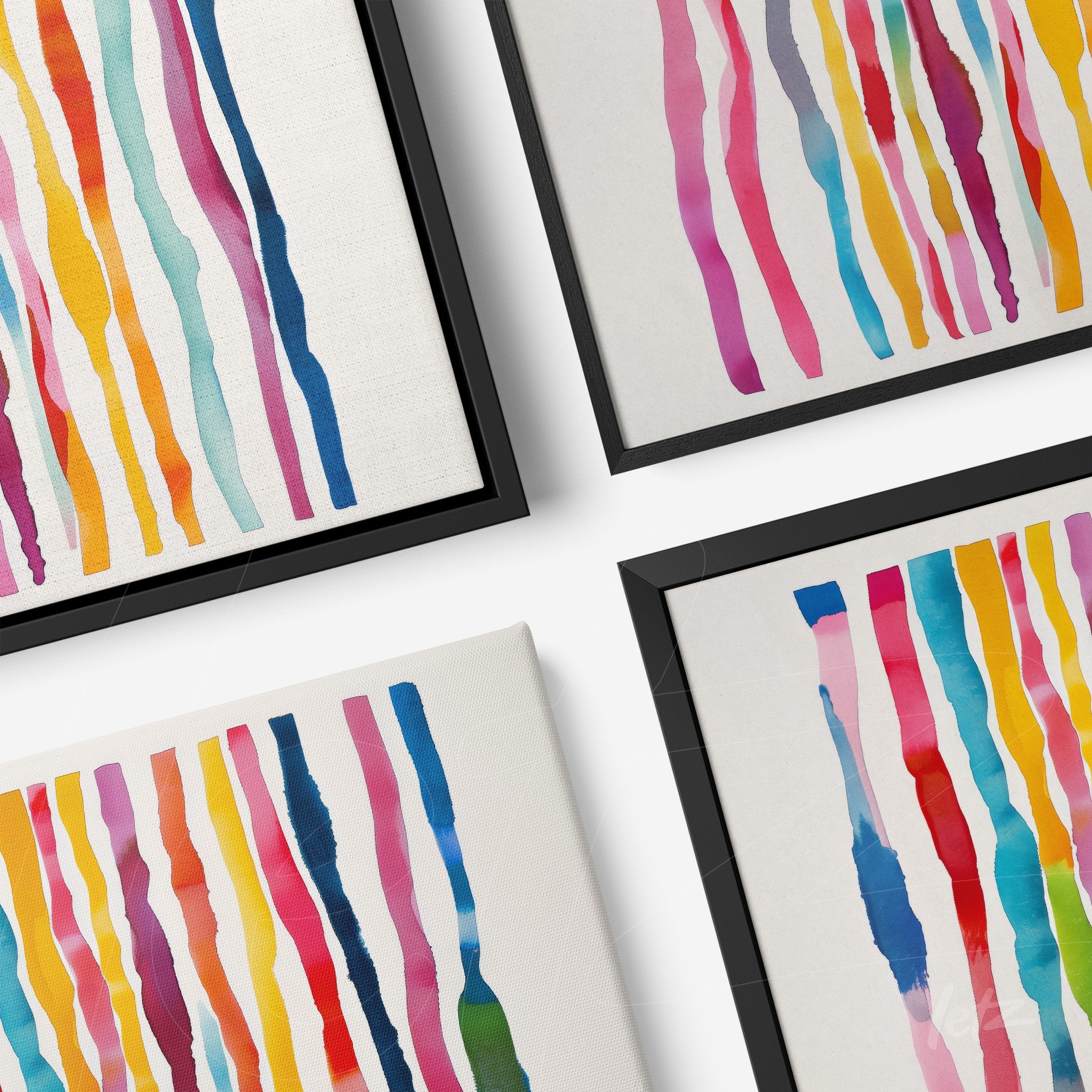 composição de quadros com arte abstrata em tiras coloridas em molduras pretas