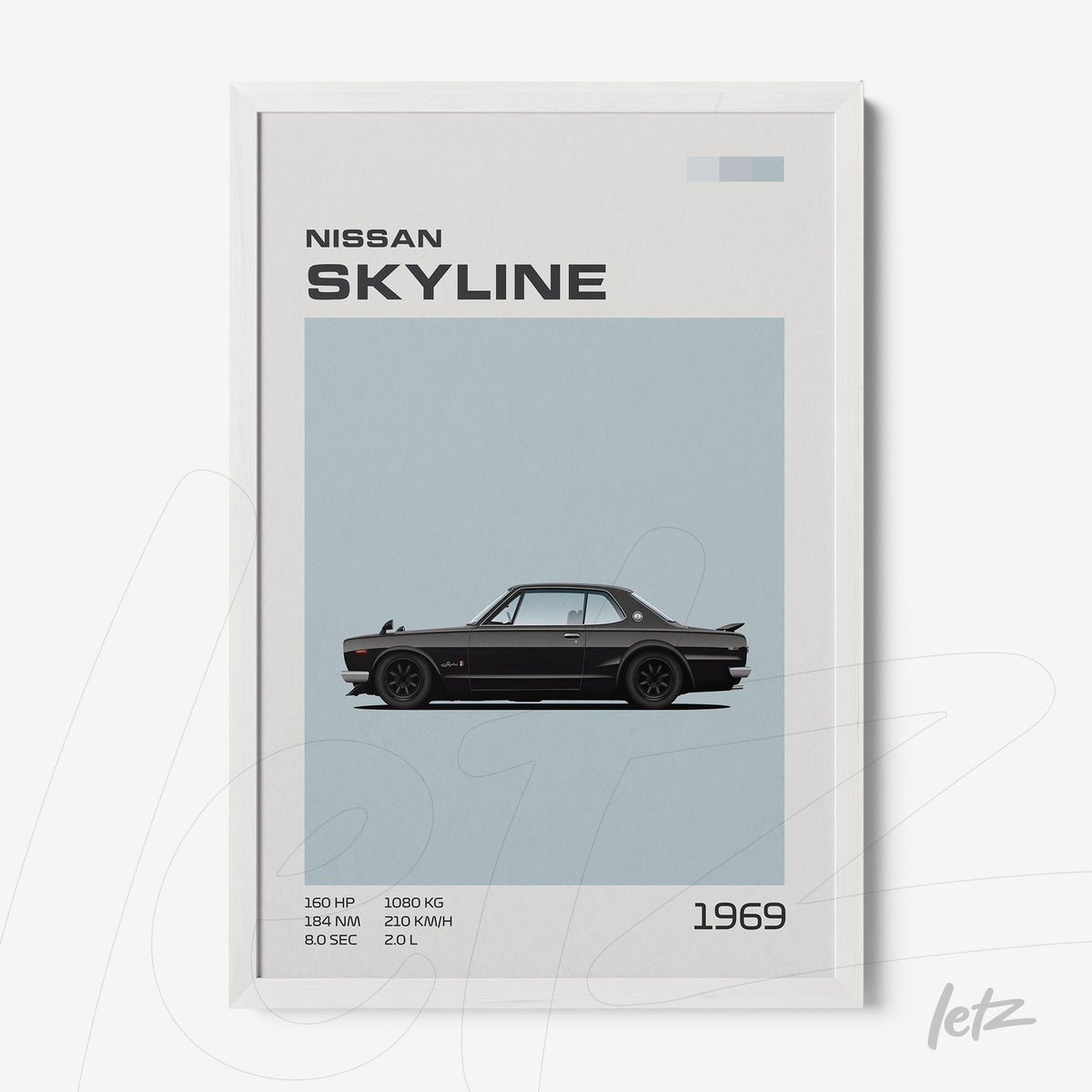 quadro em moldura branca com arte minimalista do carro Nissan Skyline 1969 sobre fundo azul claro