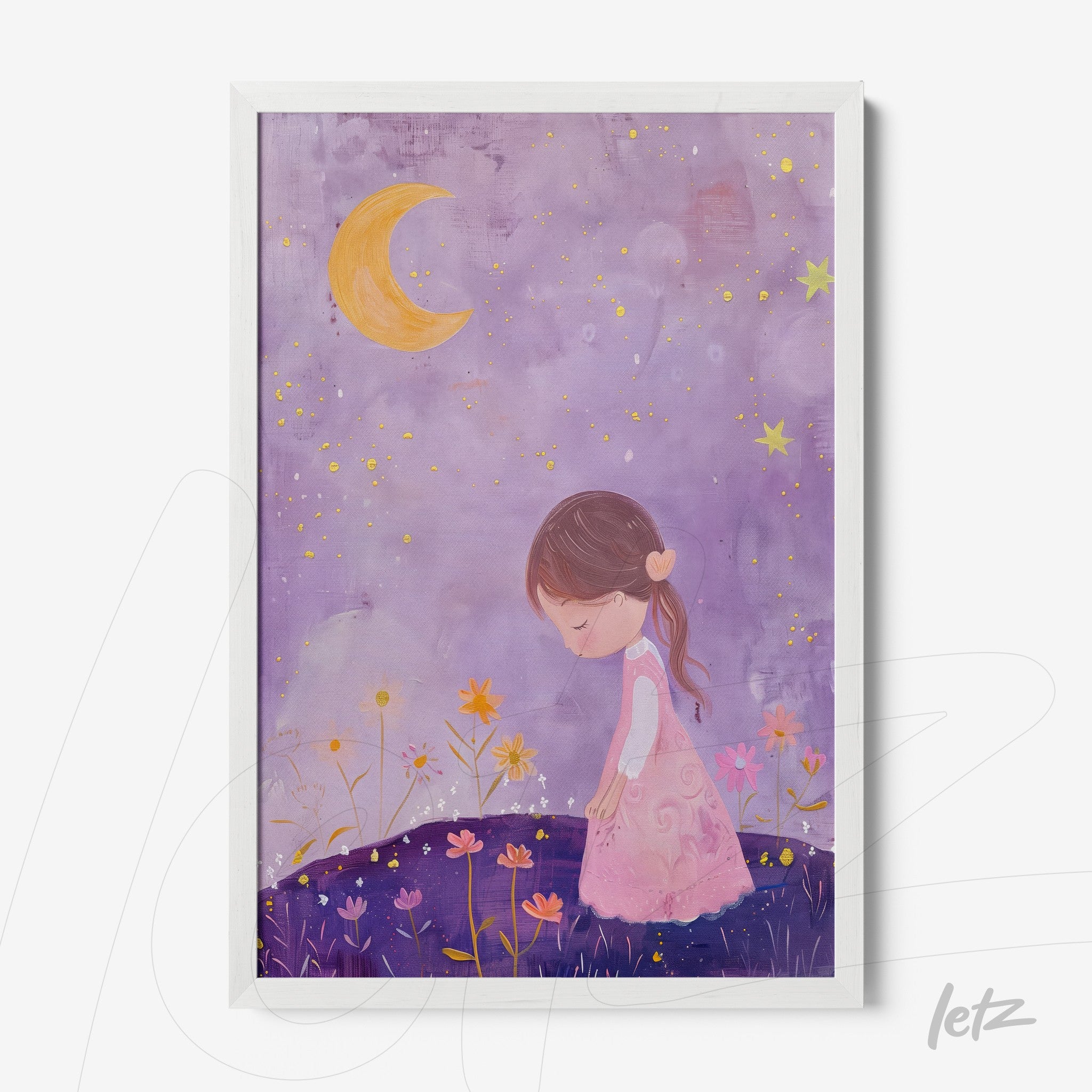 quadro com ilustração de menina com vestido rosa em meio a flores coloridas sob um céu estrelado com lua crescente em moldura branca