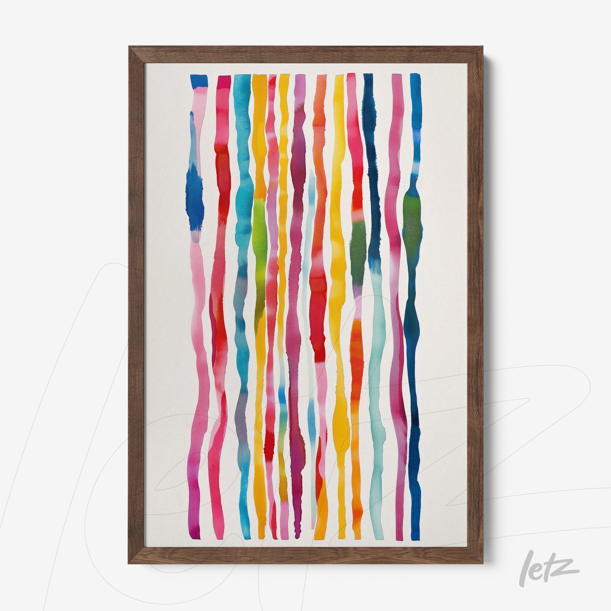 quadro com arte abstrata de listras verticais em várias cores em moldura de madeira escura