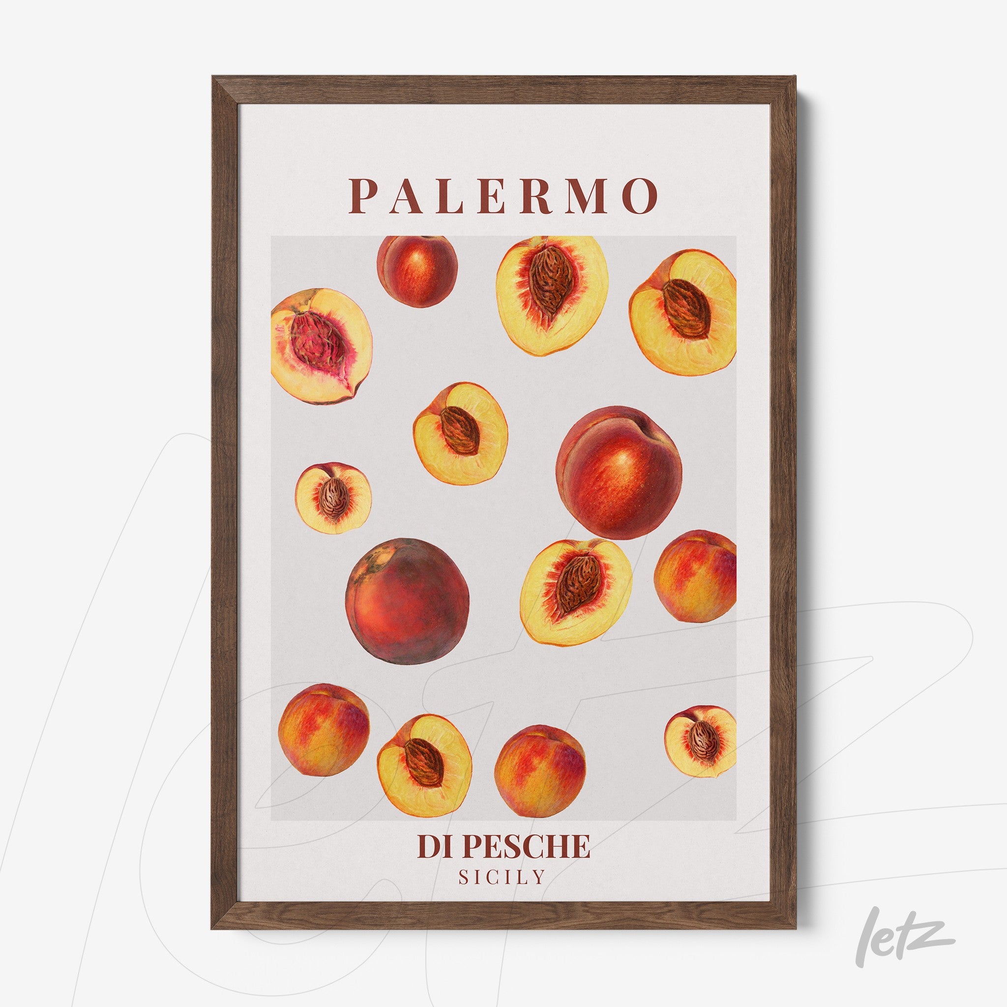 quadro com arte de pêssegos em fundo claro e moldura de madeira escura