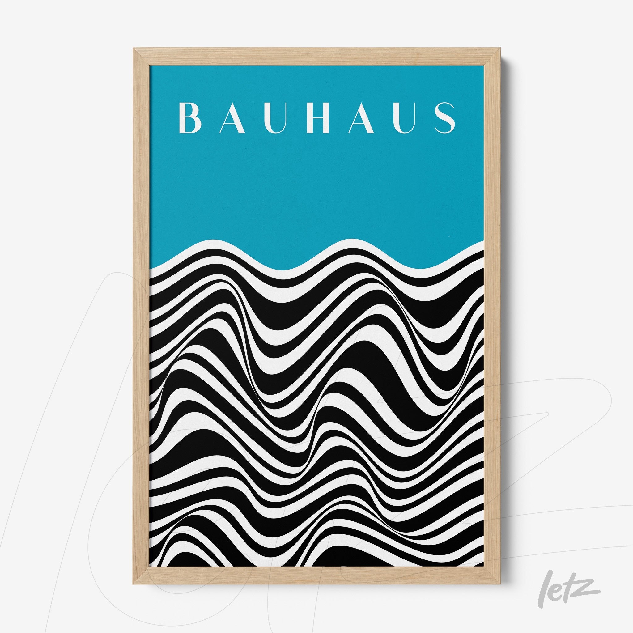 quadro com design bauhaus em moldura de madeira clara, com fundo azul e ondas pretas e brancas