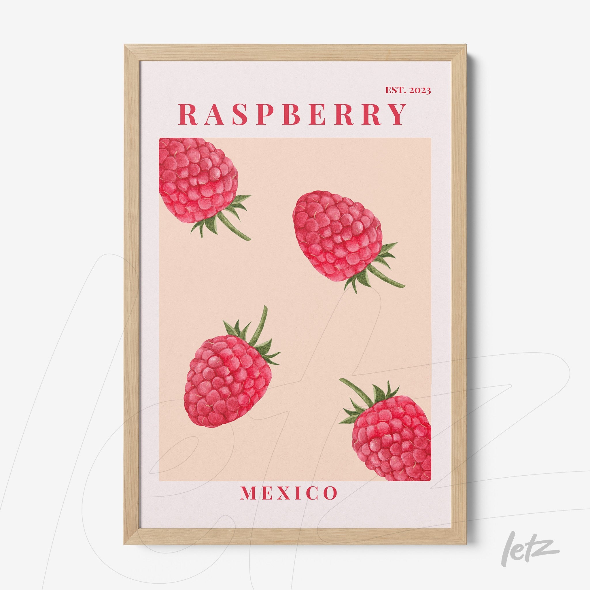 quadro com arte ilustrativa de framboesas sobre fundo rosa, moldura de madeira clara