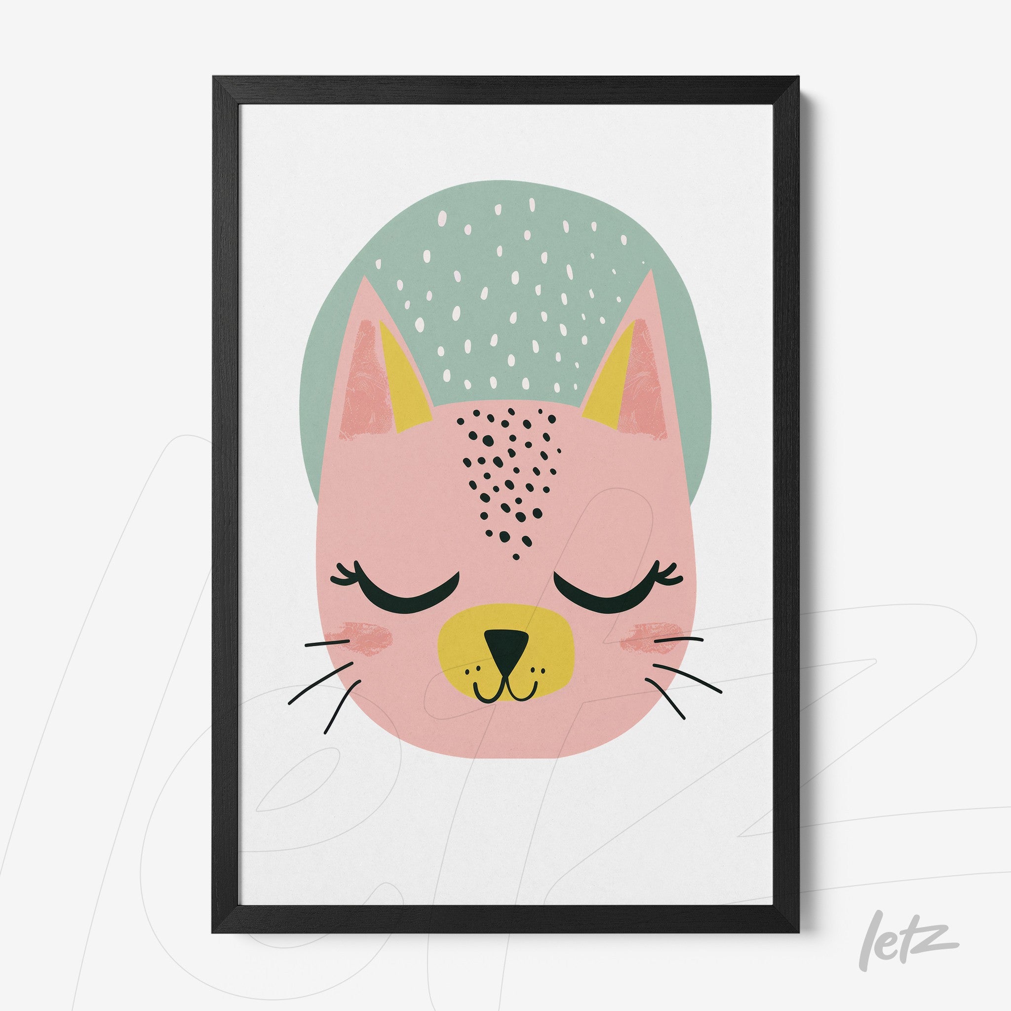 quadro com arte ilustrativa de um gato rosa com chapéu verde em moldura preta