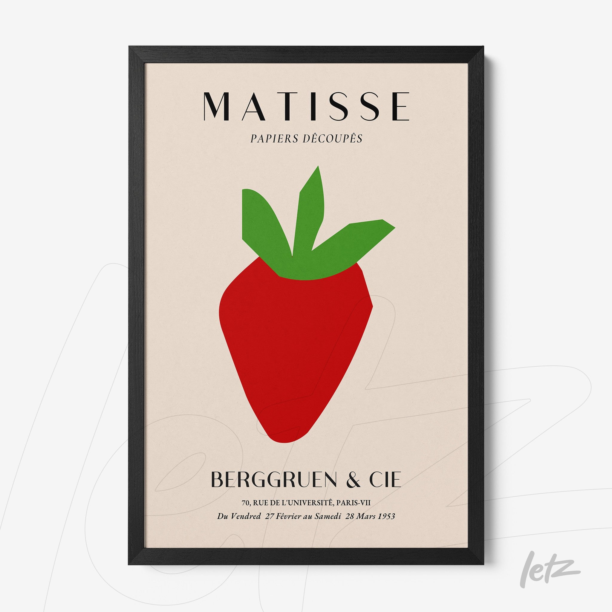 quadro com arte de uma morango estilizada em cores sólidas, moldura preta, fundo claro e texto em tipografia simples