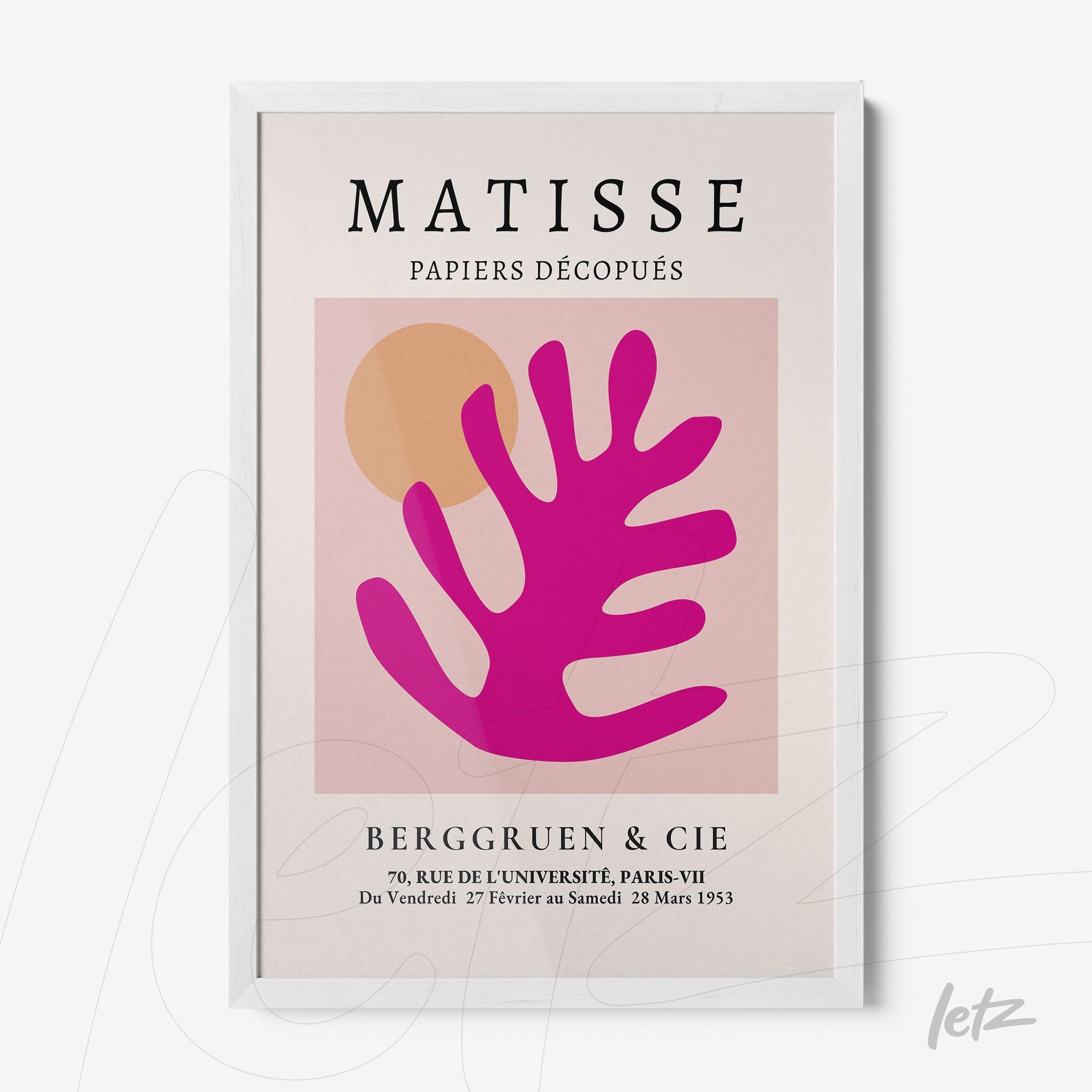 quadro com arte de Matisse em estilo minimalista com fundo rosa claro, folhas em formas orgânicas em tons de rosa e laranja, moldura branca