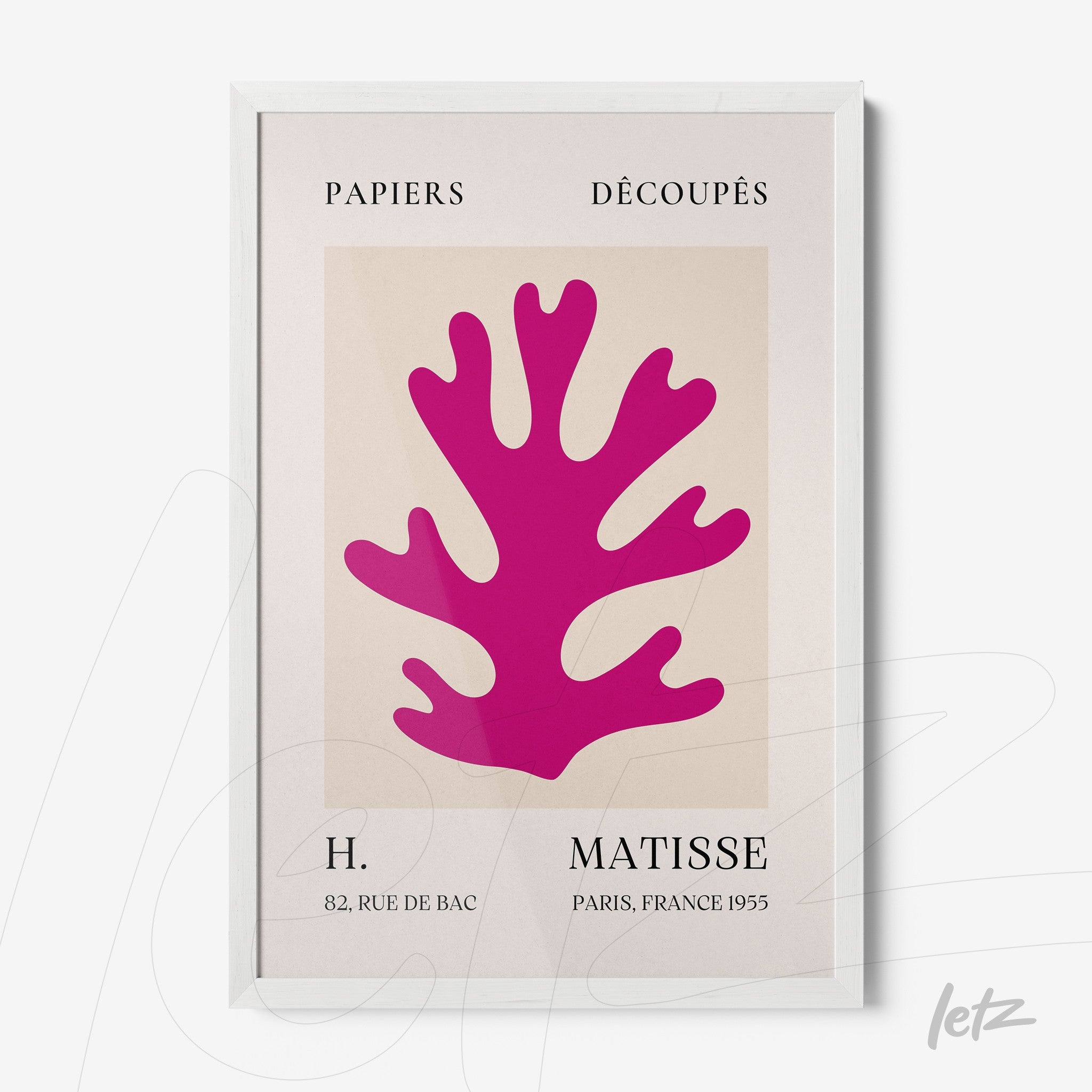 quadro com arte moderna de coral em fundo claro, com moldura branca