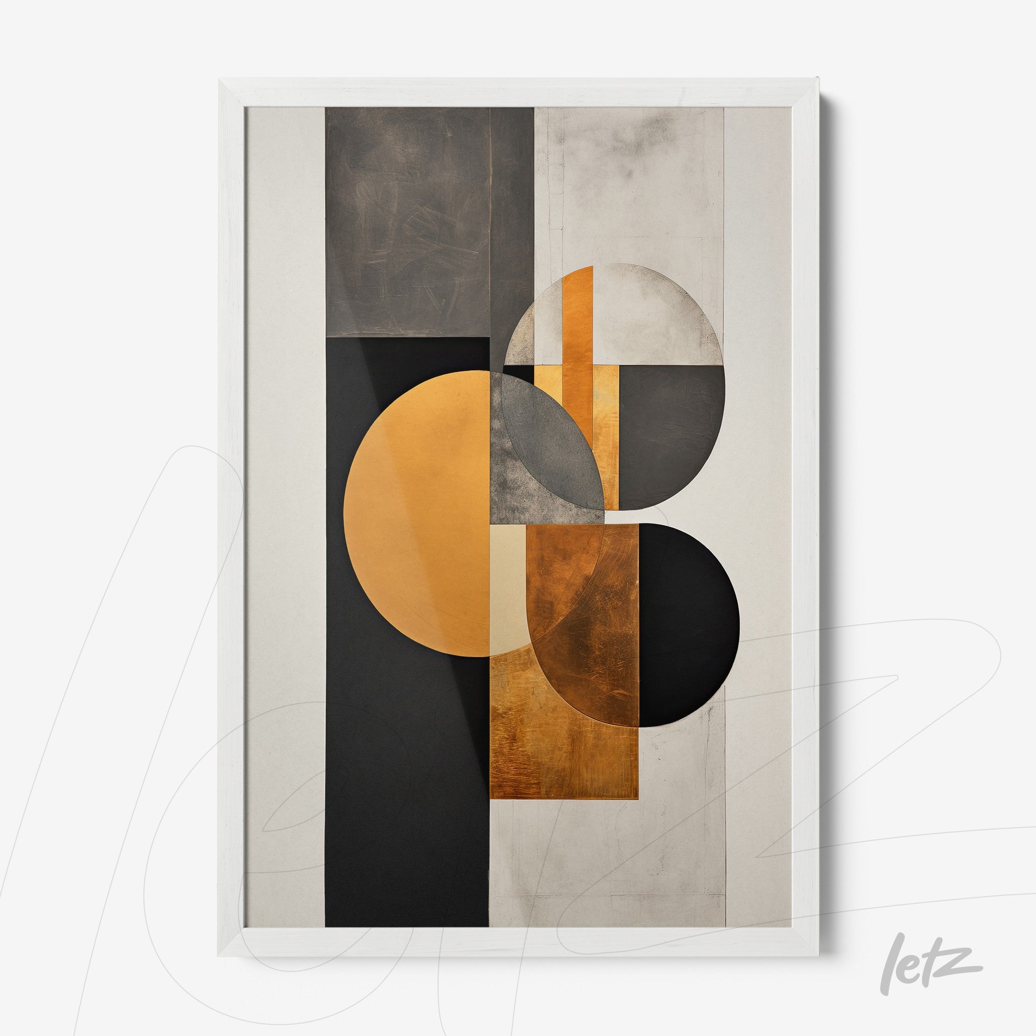 quadro com arte geométrica em tons de dourado e preto, com forma circular sobre fundo de texturas neutras e moldura branca