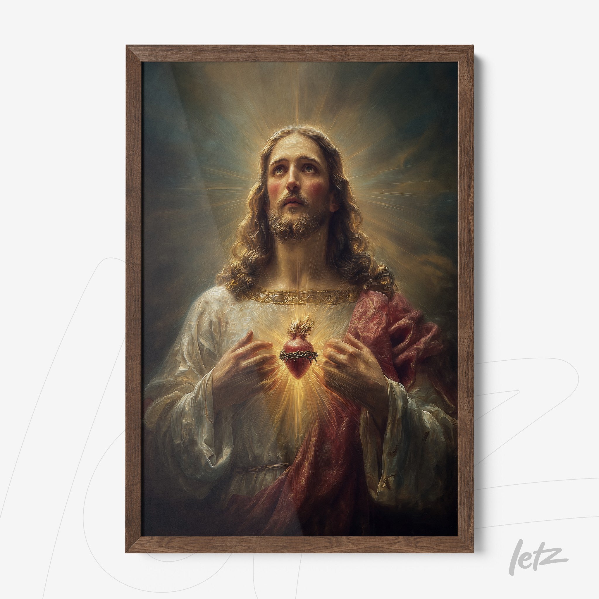 quadro de arte religiosa com Jesus Cristo segurando um coração iluminado, moldura de madeira escura