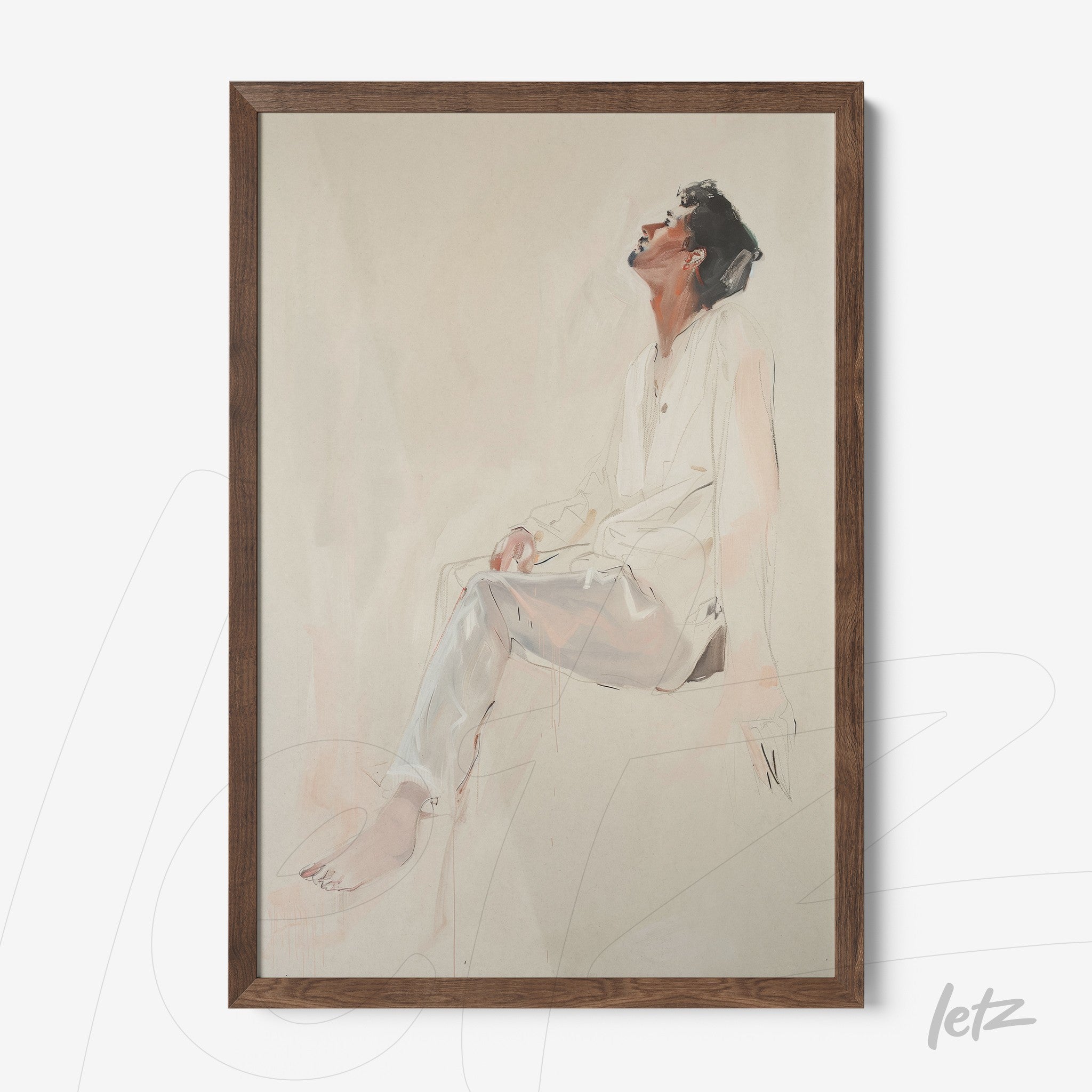 quadro emoldurado de retrato artístico de figura masculina sentado, com expressão pensativa, cabelo encaracolado, vestido com camisa branca e calças prateadas, moldura de madeira escura