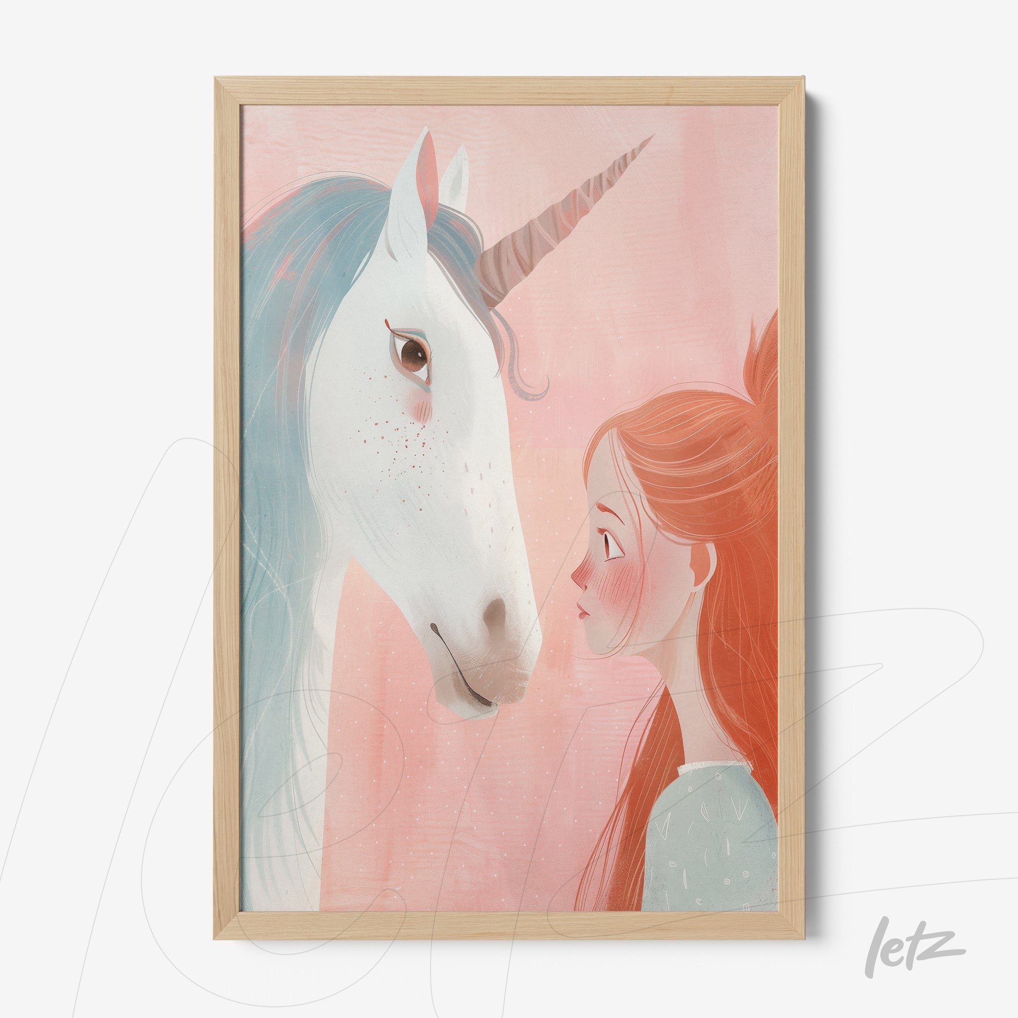 quadro com ilustração de uma garota e um unicórnio em fundo rosa suave, moldura de madeira clara