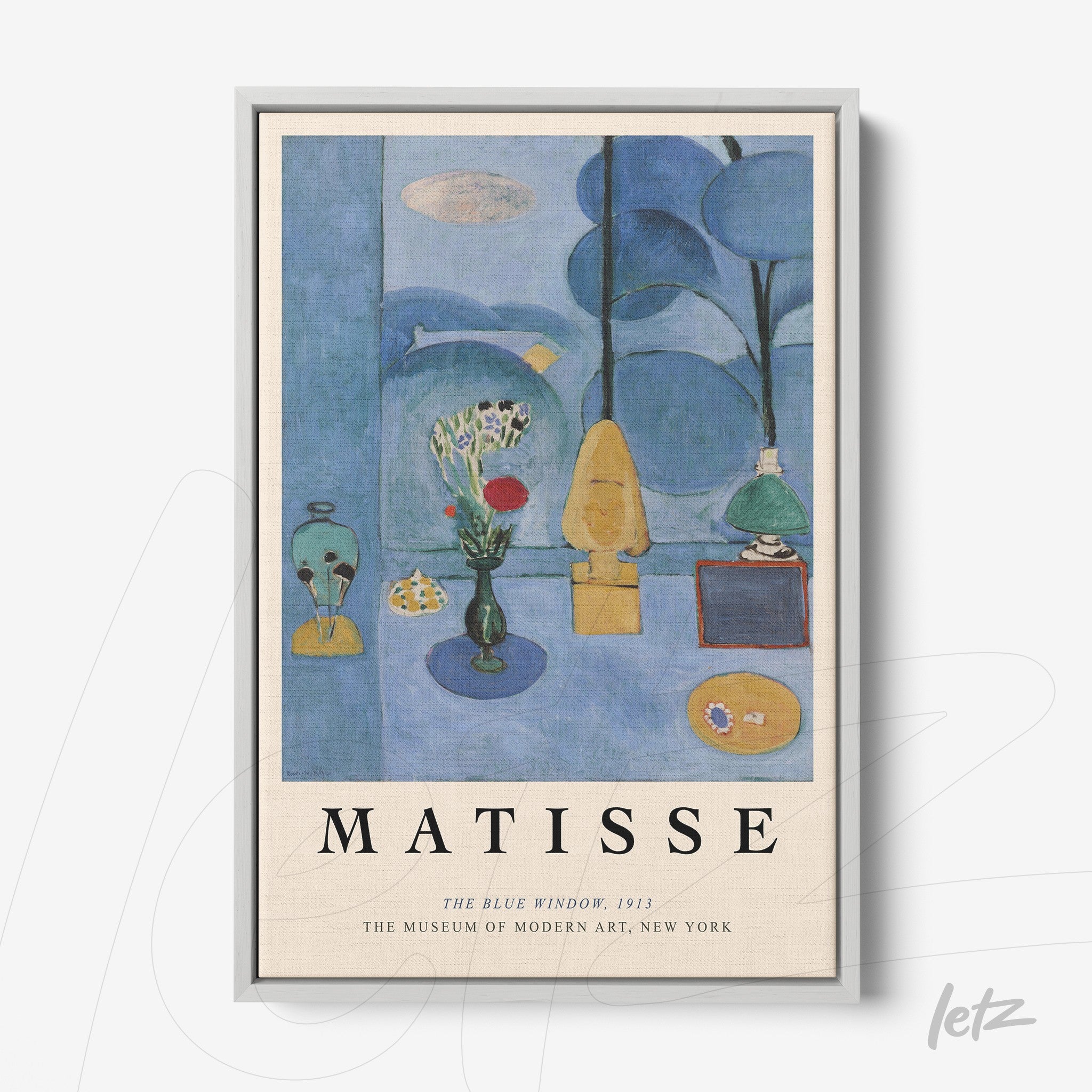 quadro com arte de Matisse, representando uma janela azul com elementos decorativos em tons frios