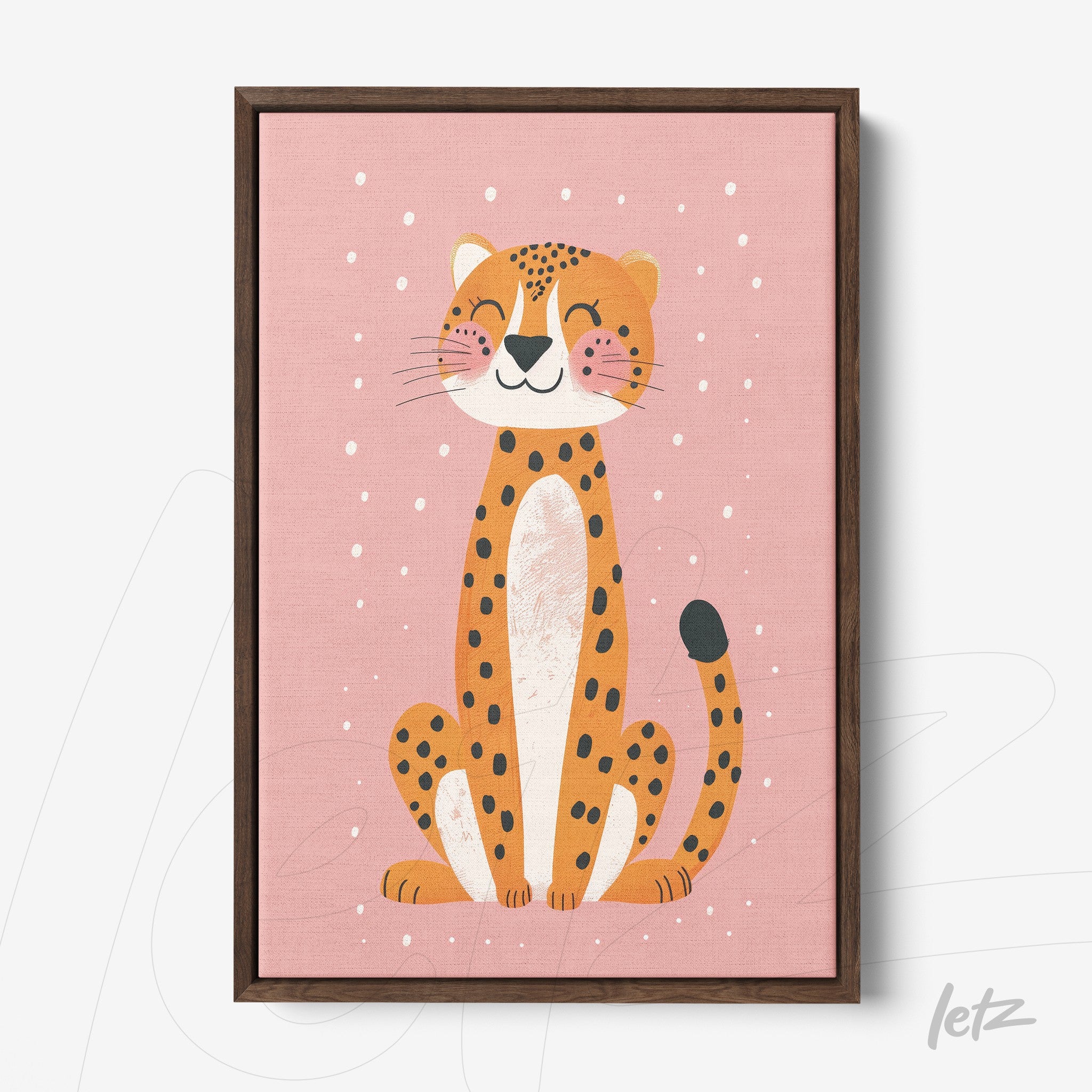 quadro com arte infantil de um felino sorridente em fundo rosa com moldura de madeira escura