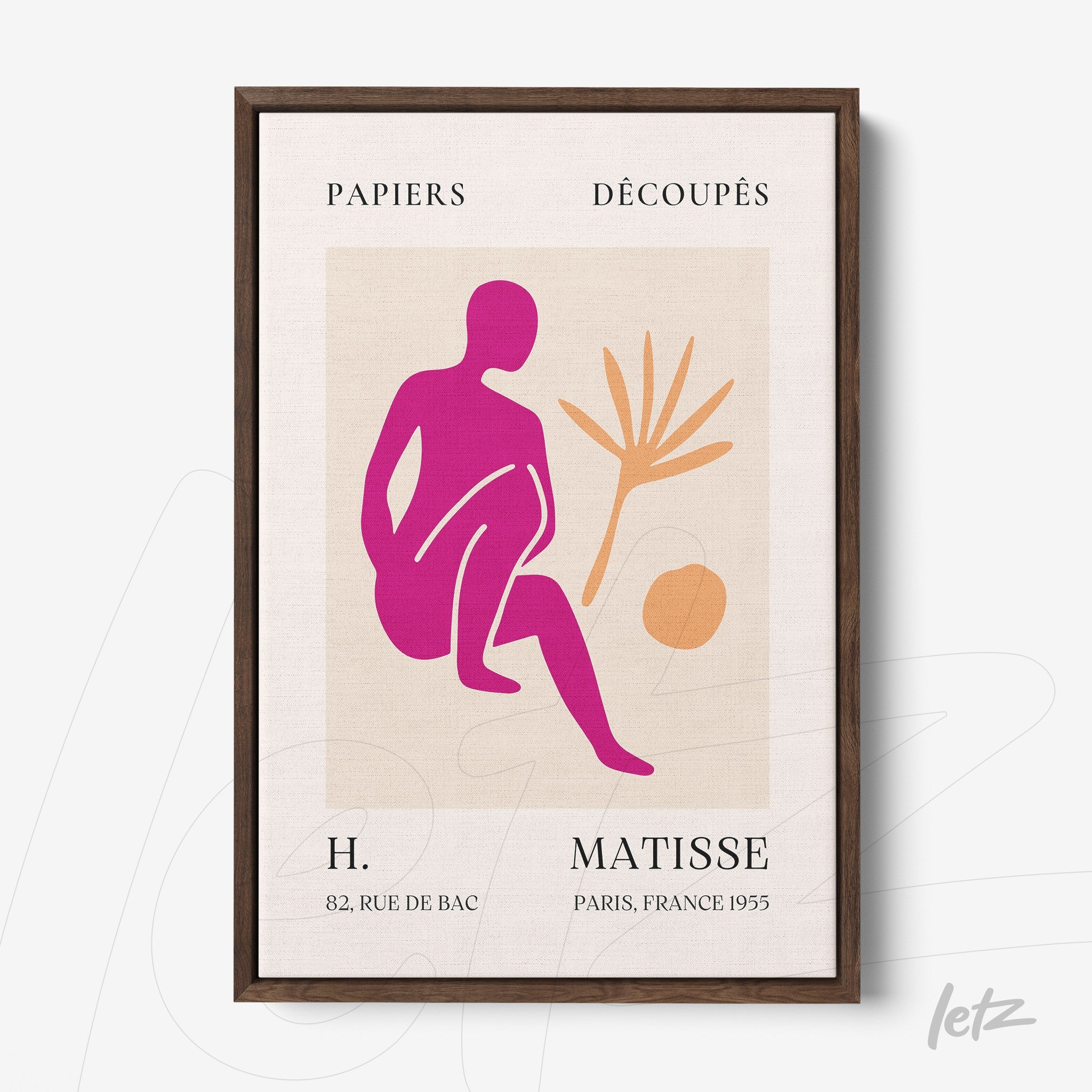 quadro com arte abstrata em cores vibrantes, apresentando uma figura humana e elementos naturais, em moldura de madeira escura