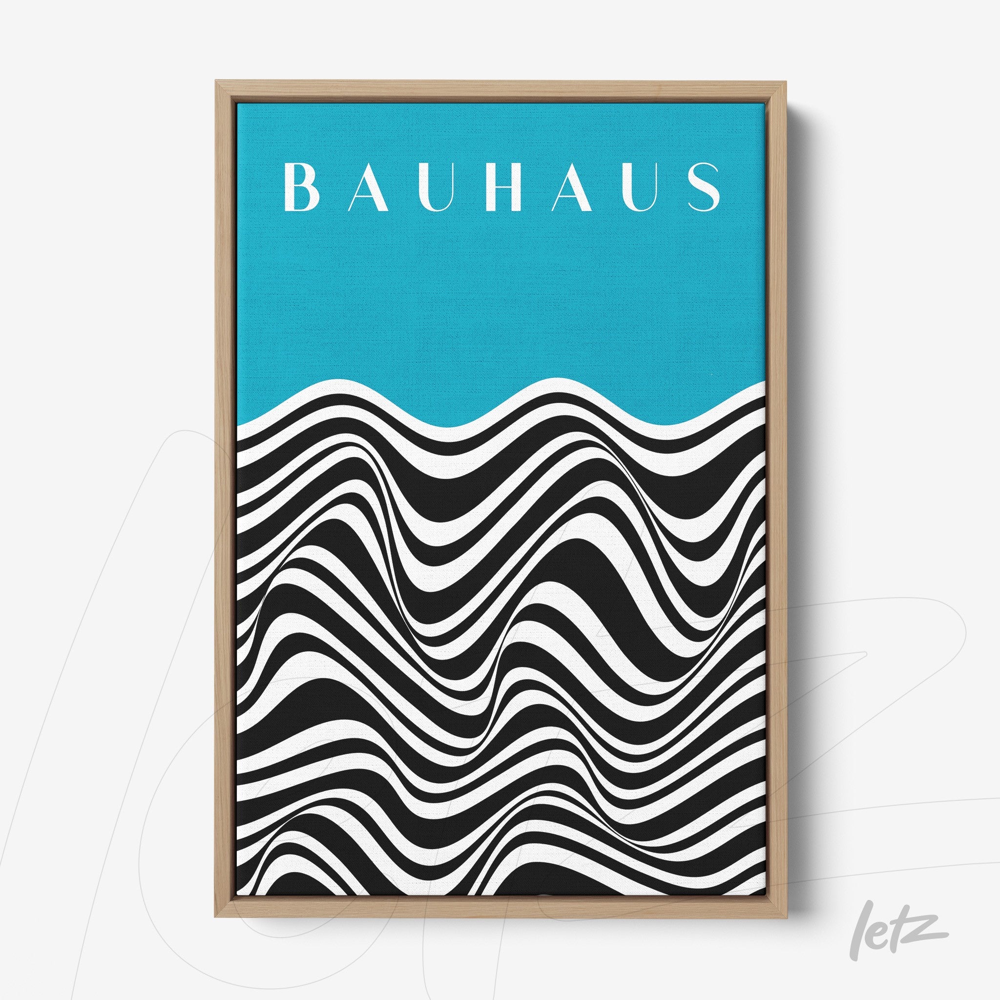 canvas com arte geométrica em preto e branco no estilo Bauhaus com fundo azul e moldura de madeira clara