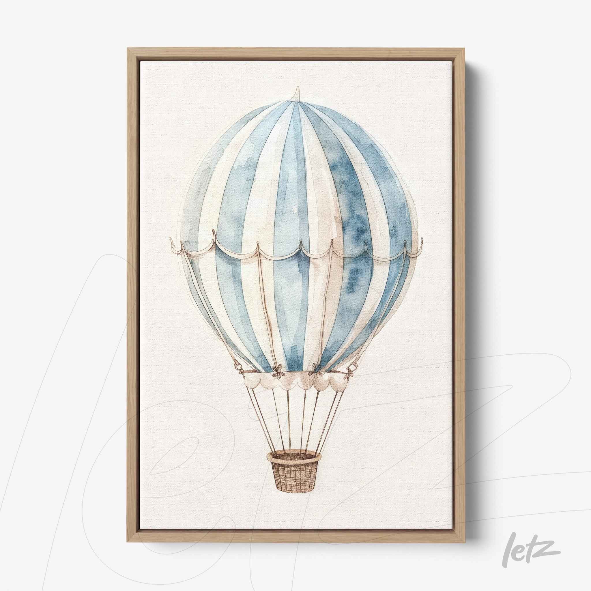 quadro com ilustração de balão de ar quente em tonalidades de azul e branco, com moldura de madeira clara