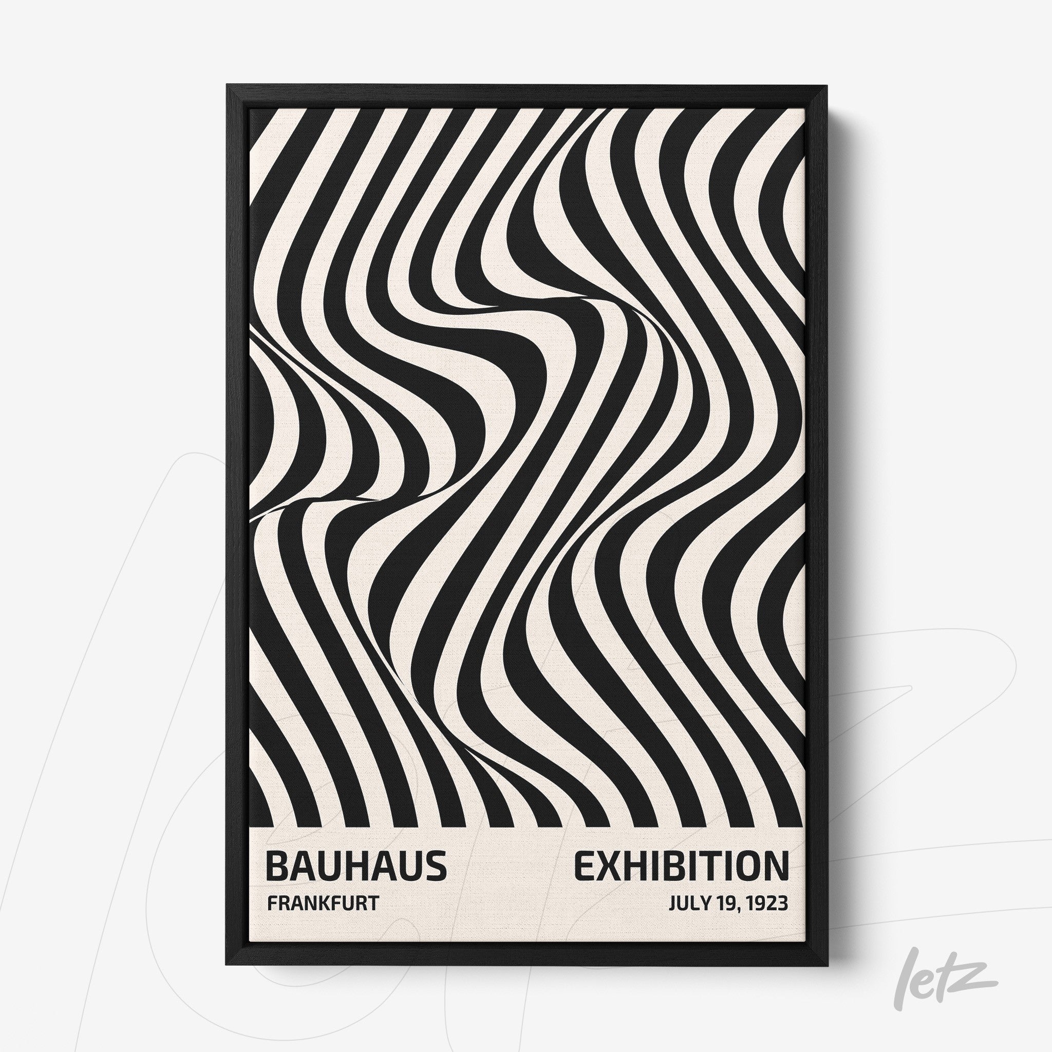 quadro com design geométrico em preto e branco no estilo Bauhaus emoldurado em preto