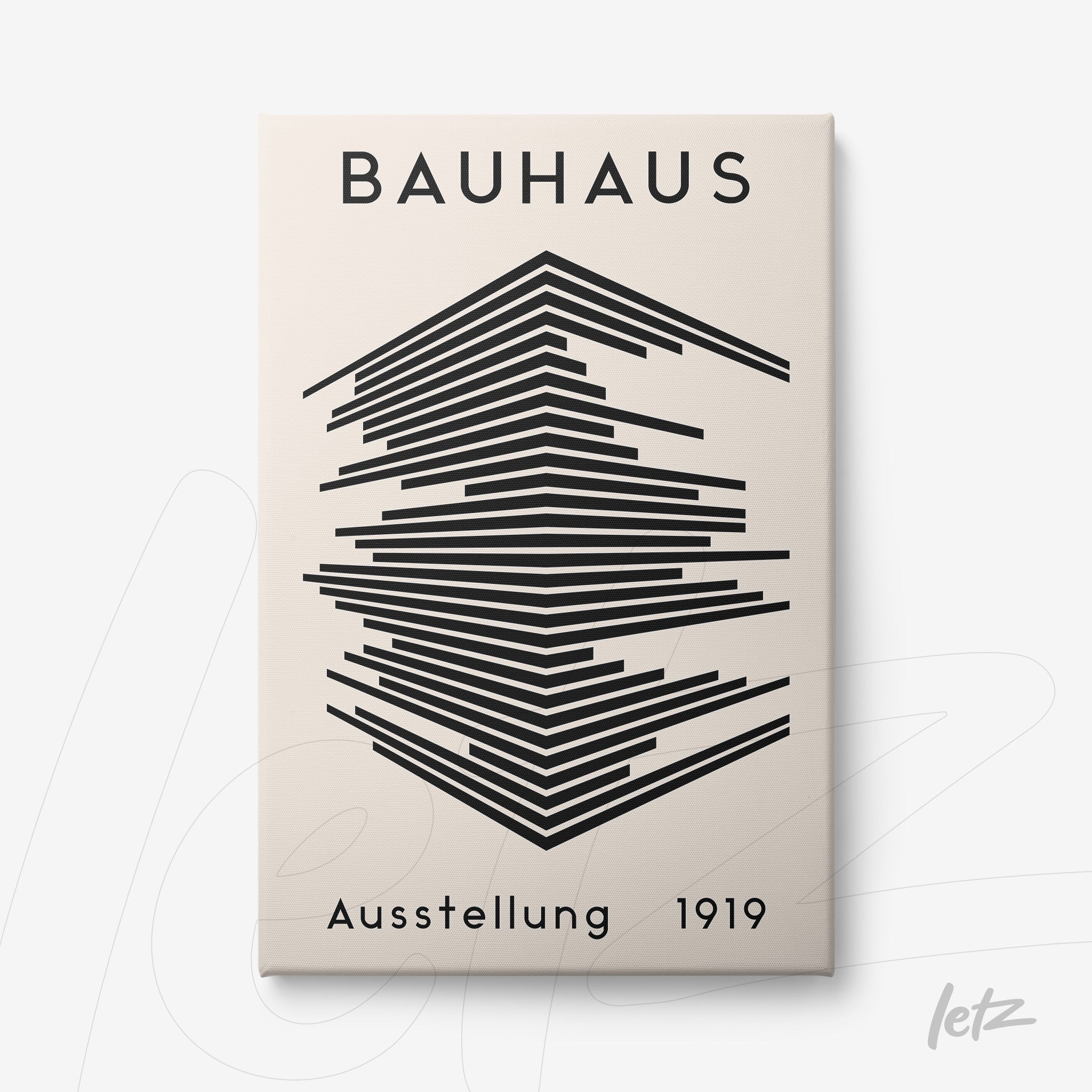 pôster com design de linhas geométricas em preto sobre fundo bege, texto superior 'Bauhaus' e inferior 'Ausstellung 1919'