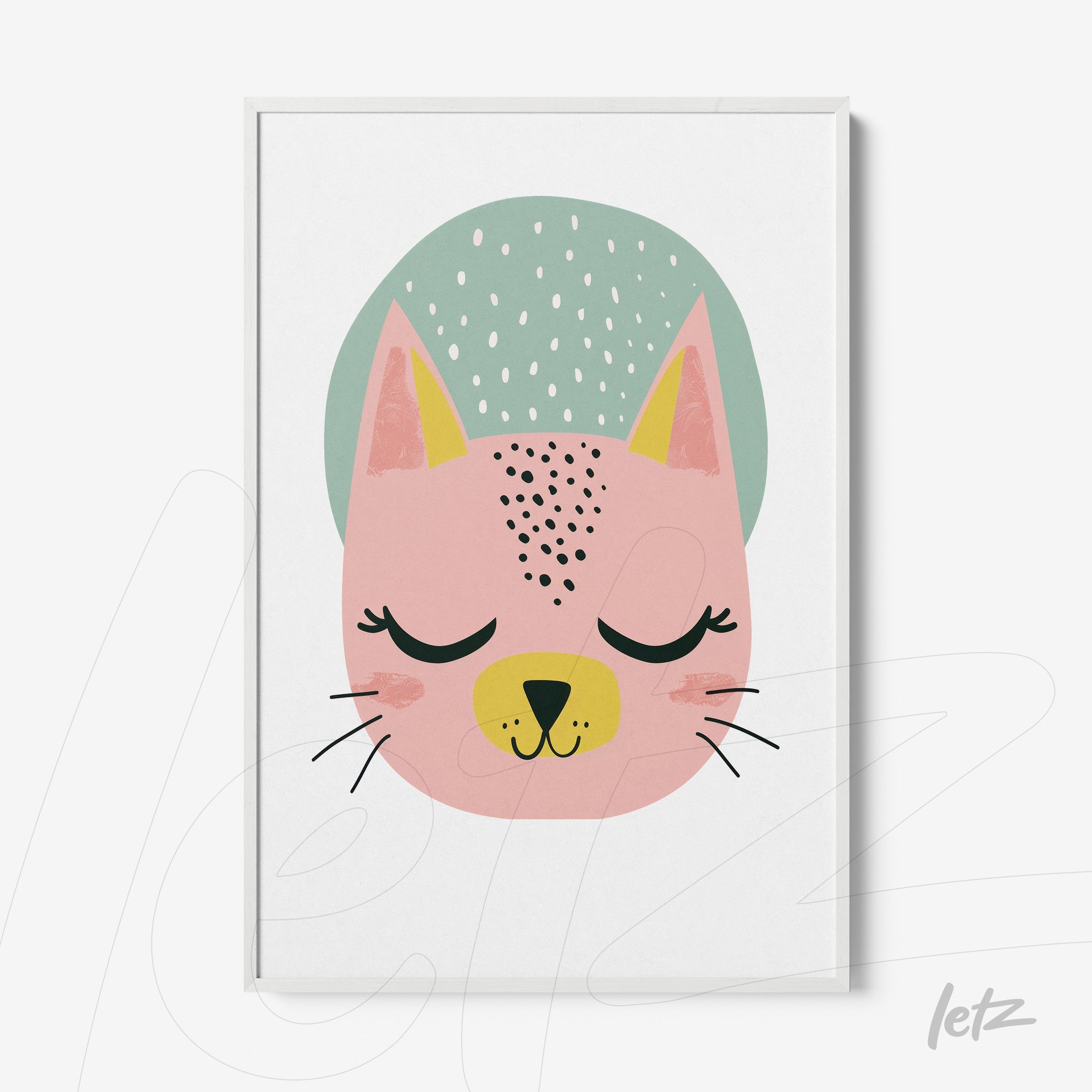 quadro com ilustração de gato rosa com olhos fechados e gorro verde, moldura branca