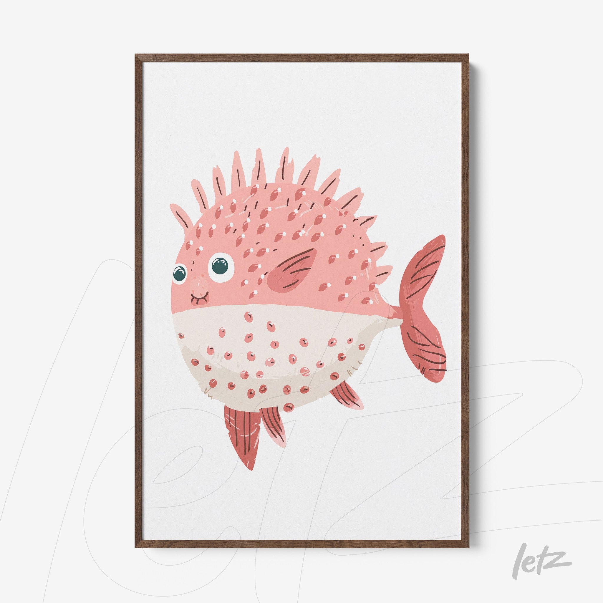 quadro com ilustração de peixe rosa com espinhos e olhos grandes em moldura de madeira escura
