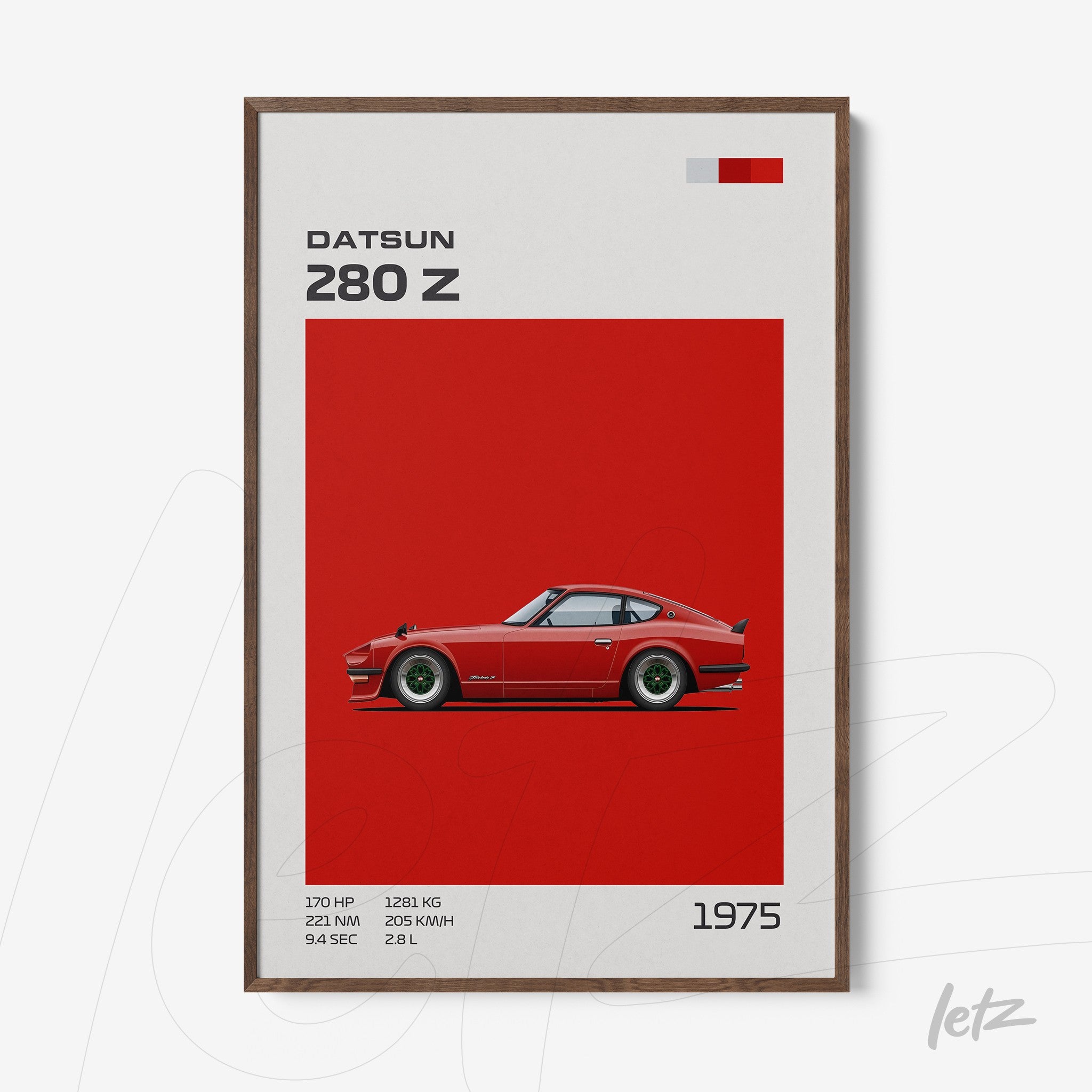 quadro com arte digital de um carro Datsun 280 Z em fundo vermelho, moldura de madeira escura e detalhes de desempenho na parte inferior
