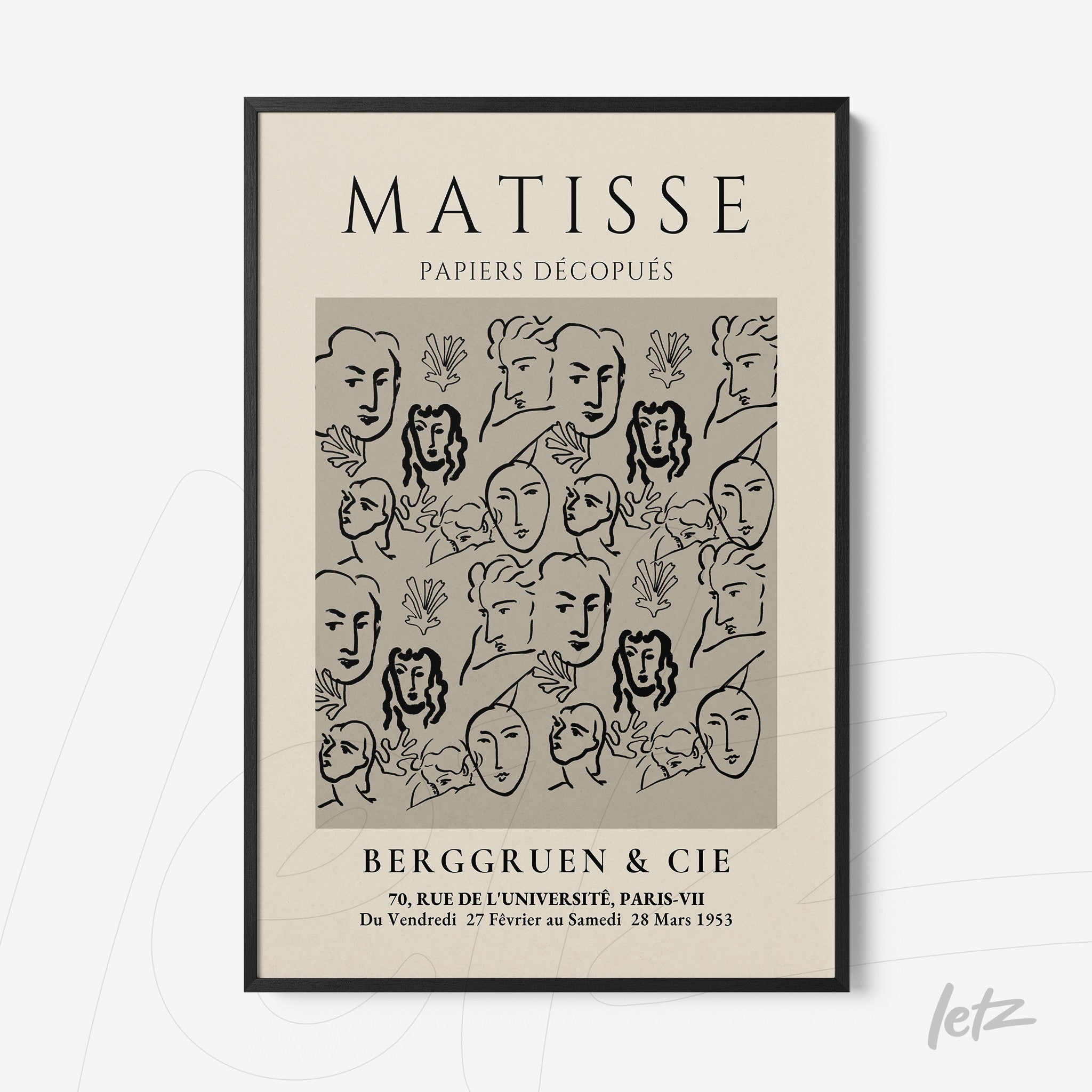 quadro com arte em estilo moderno apresenta rostos femininos em traços pretos sobre fundo cinza, moldura preta