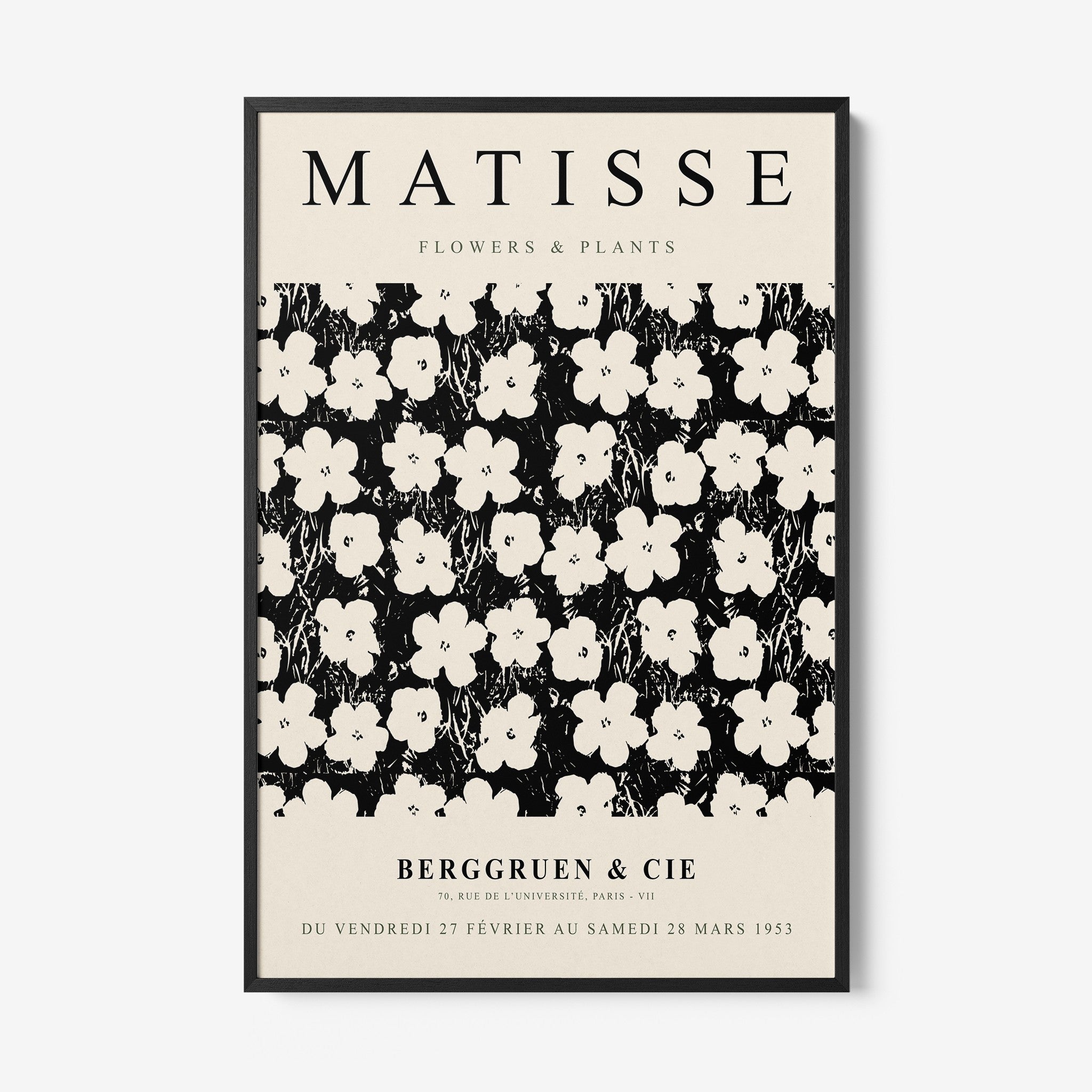 quadro com arte de estilo vintage exibindo flores brancas em fundo preto, moldura preta fina