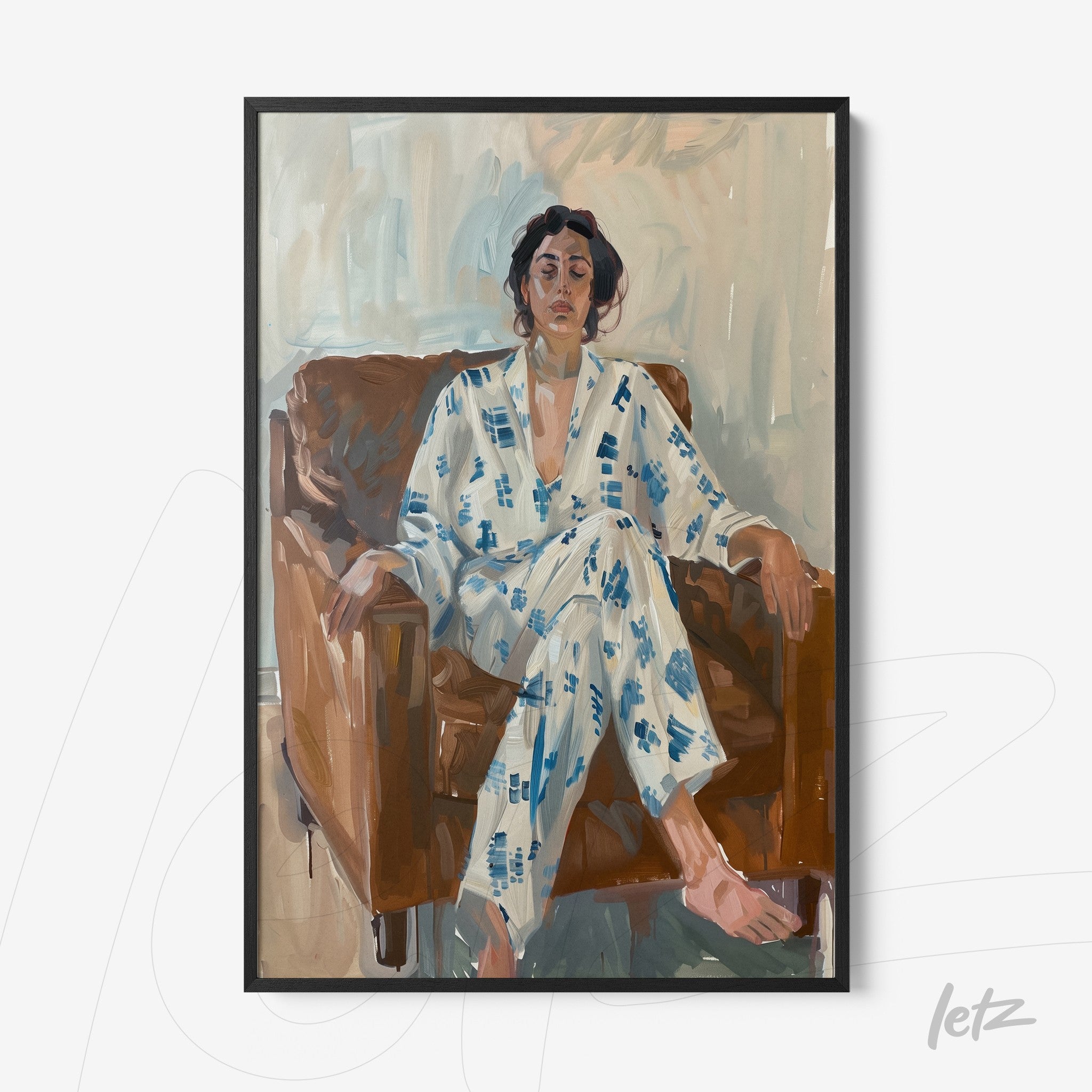 quadro com retrato de mulher sentada em sofá marrom, vestindo roupa branca com padrões azuis