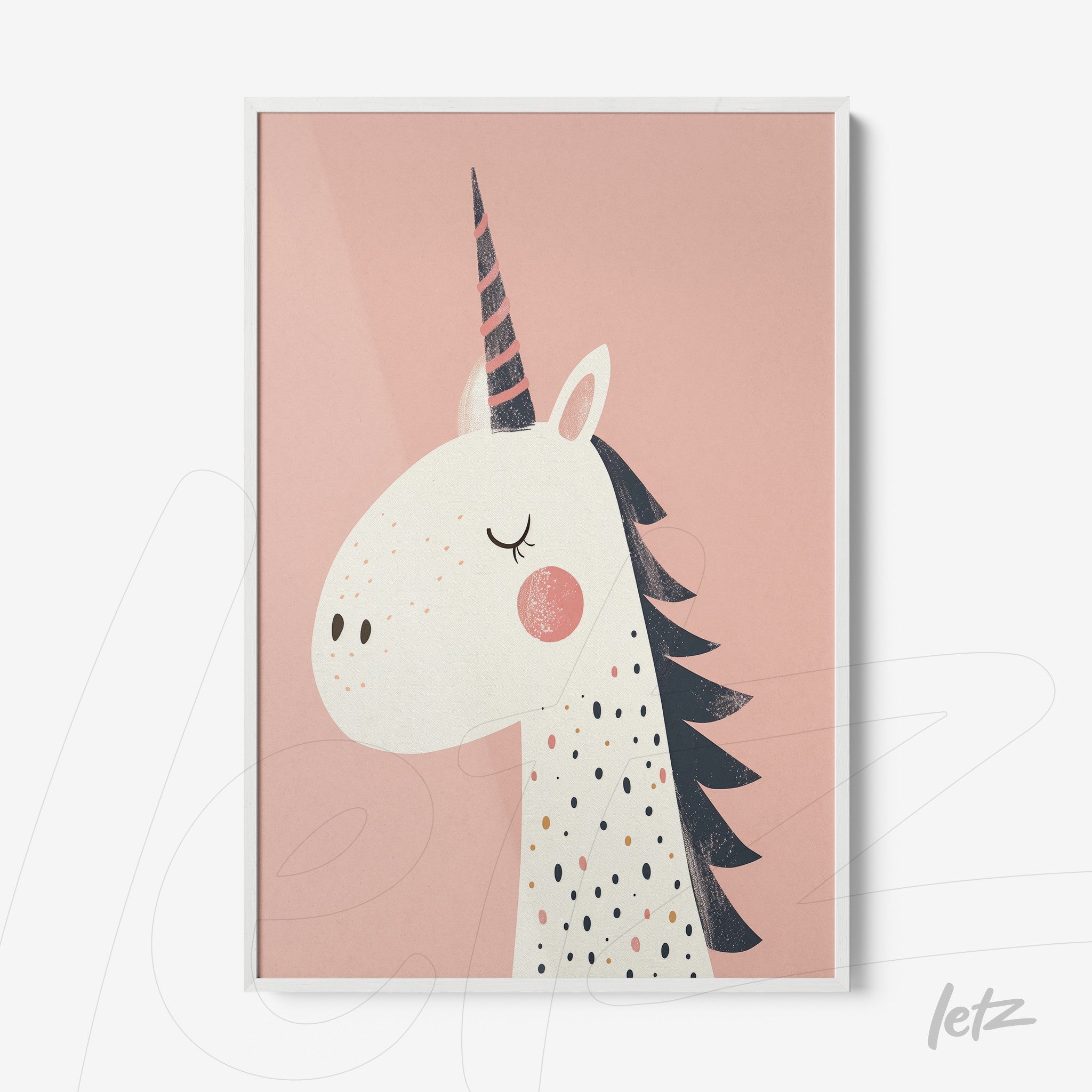 quadro com ilustração de unicórnio em fundo rosa claro, moldura branca