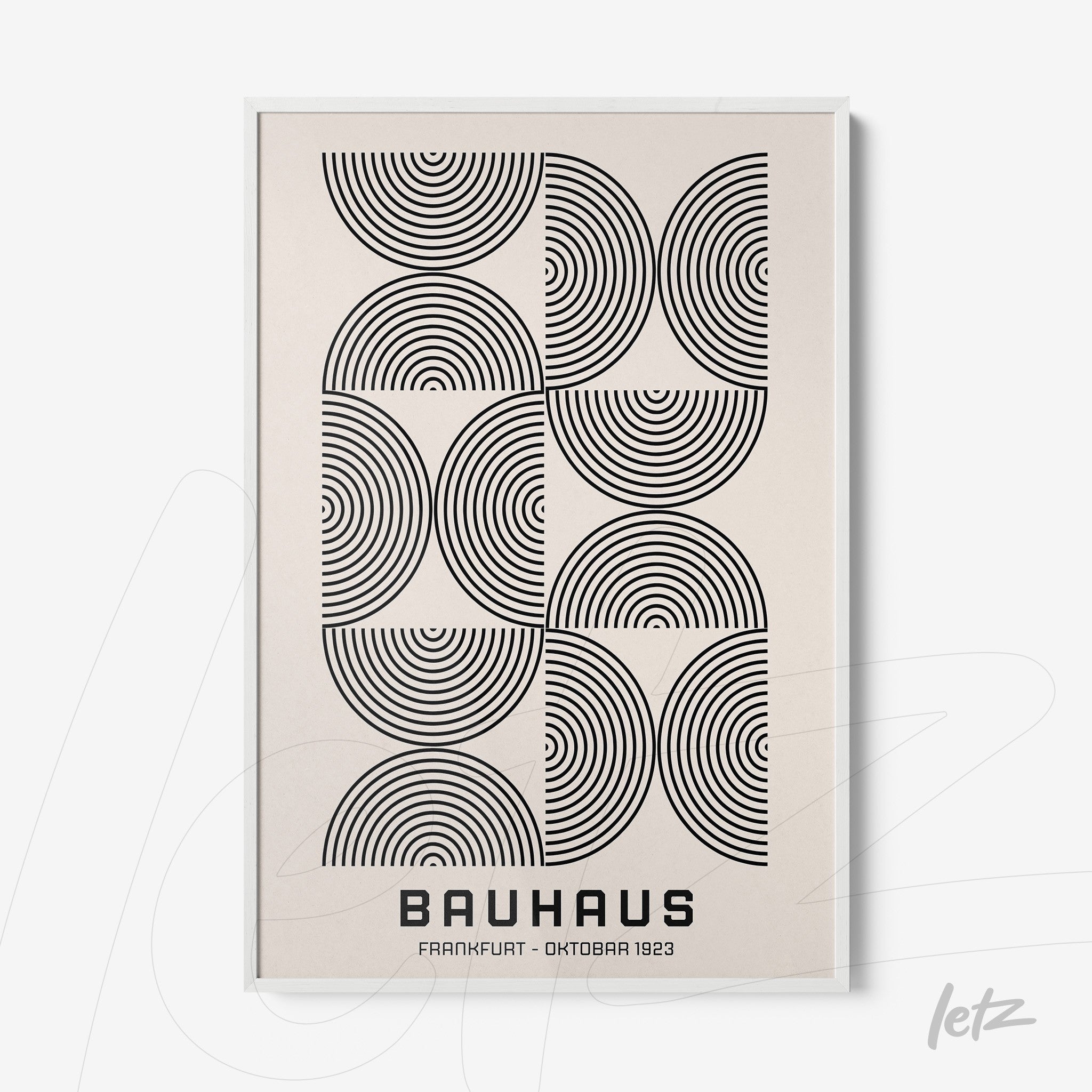 pôster com arte geométrica em preto e branco com círculos concêntricos exibido em moldura branca