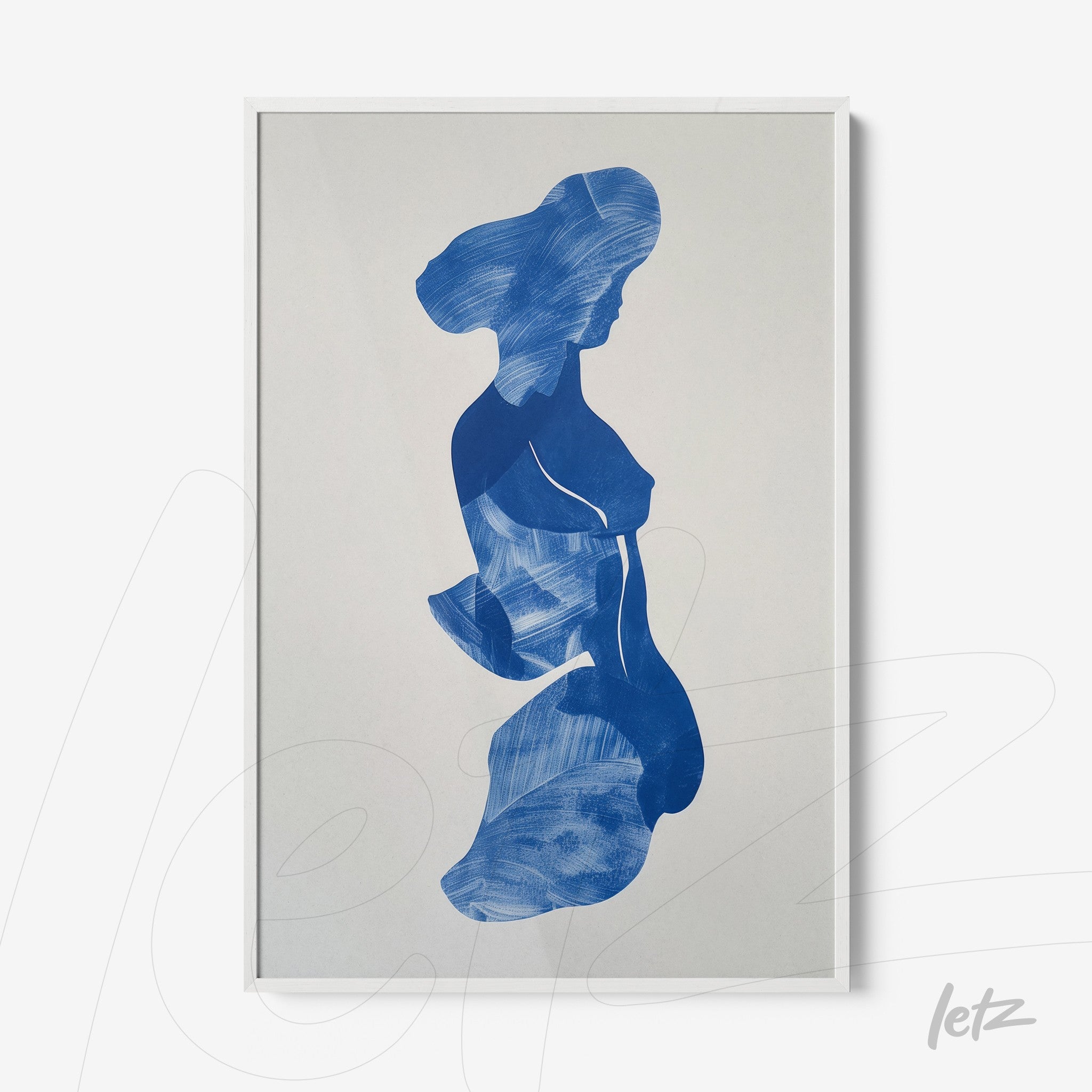 quadro com arte abstrata de figura feminina em tonalidade azul sobre fundo claro em moldura branca