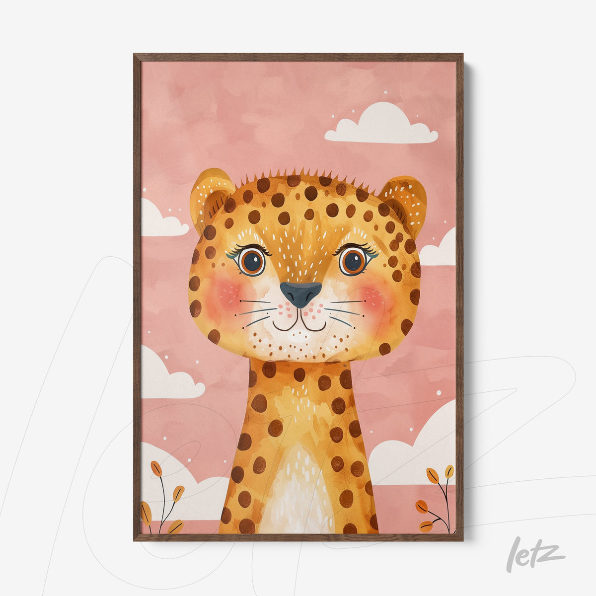 quadro com arte infantil de leopardo em fundo rosa com nuvens brancas e moldura de madeira clara