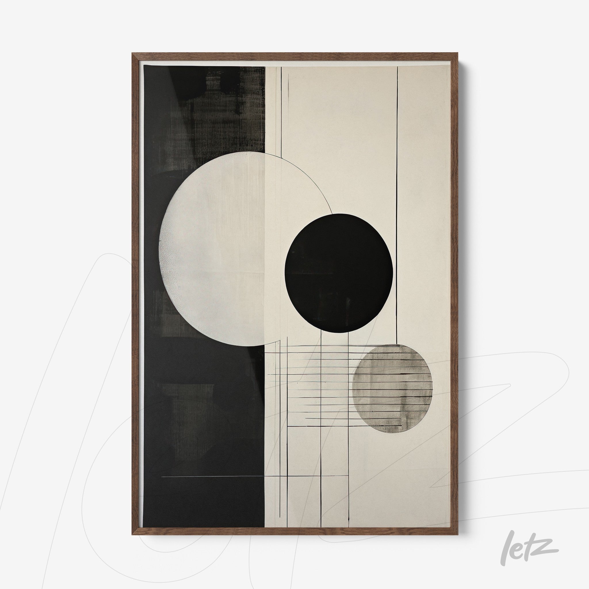 quadro com arte abstrata em preto e branco, destacando círculos e linhas sobre fundo claro em moldura de madeira