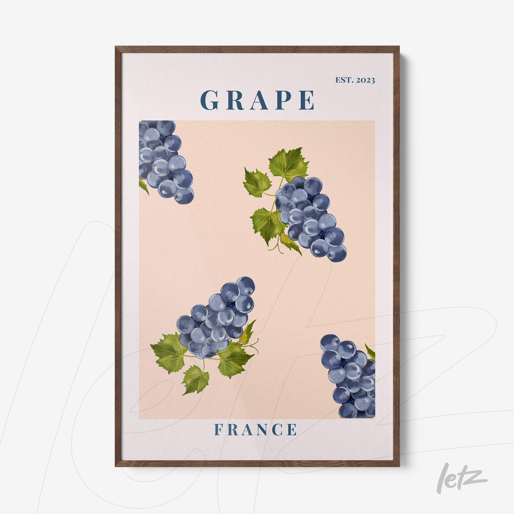 quadro com arte de uvas em fundo rosa, moldura de madeira escura