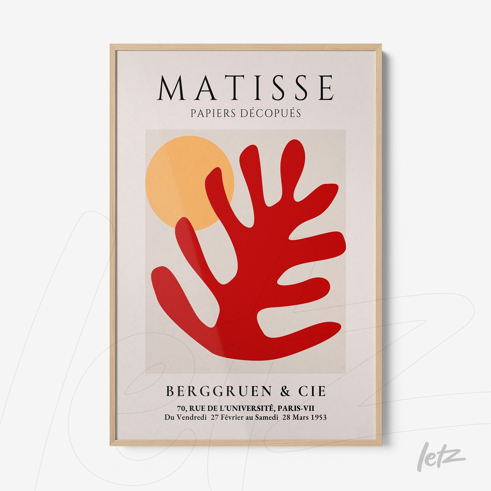 quadro com arte de Matisse em moldura de madeira clara, apresentando formas abstratas em vermelho e amarelo sobre fundo claro