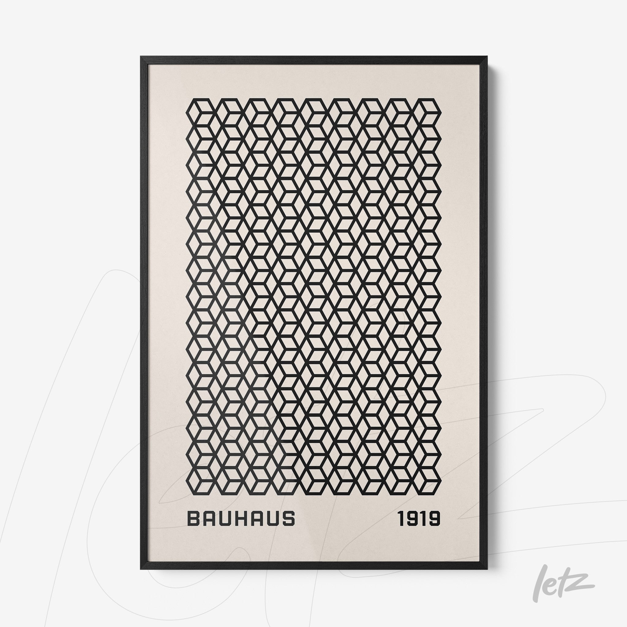 pôster impresso com padrão geométrico em preto sobre fundo branco e texto 'bauhaus 1919' em moldura preta fina