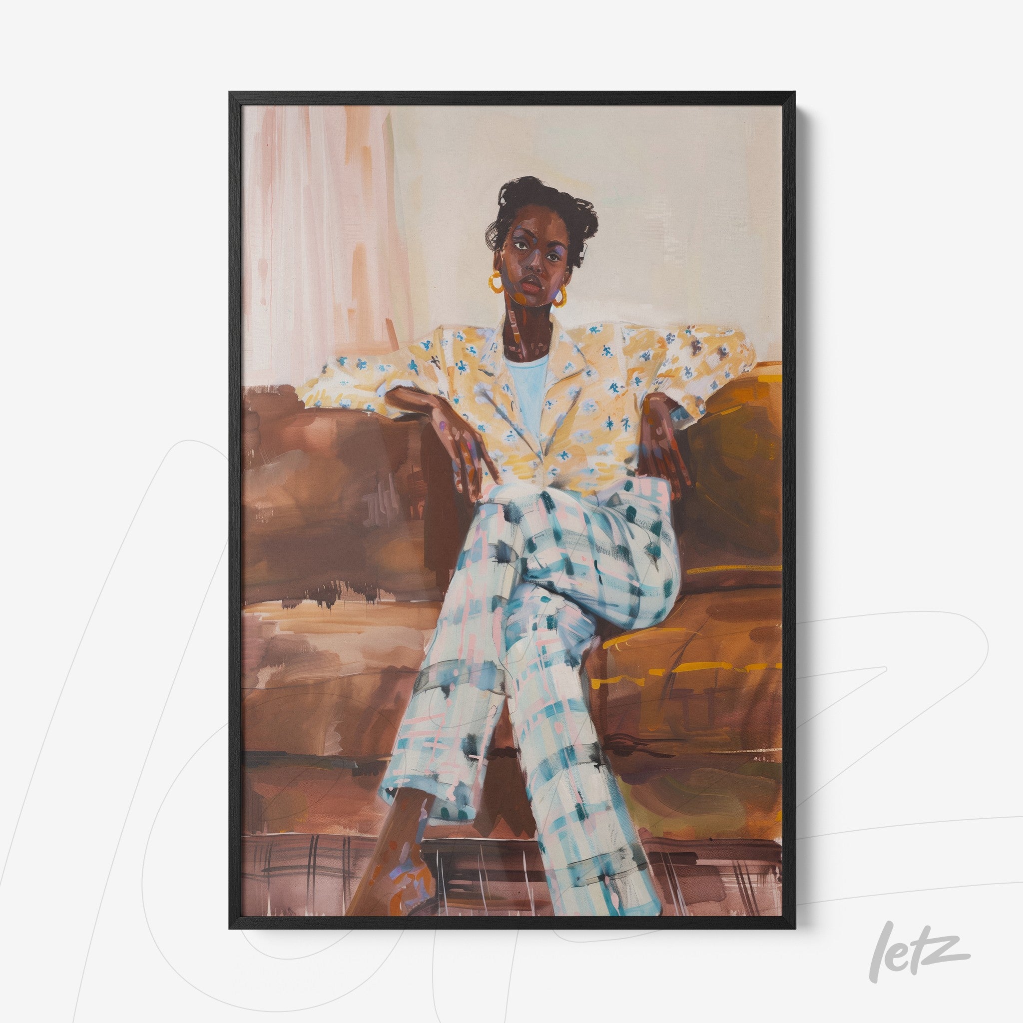 quadro retratando uma mulher sentada em sofá com roupas de estampas variadas, usando brinco grande e uma camisa de manga longa amarela