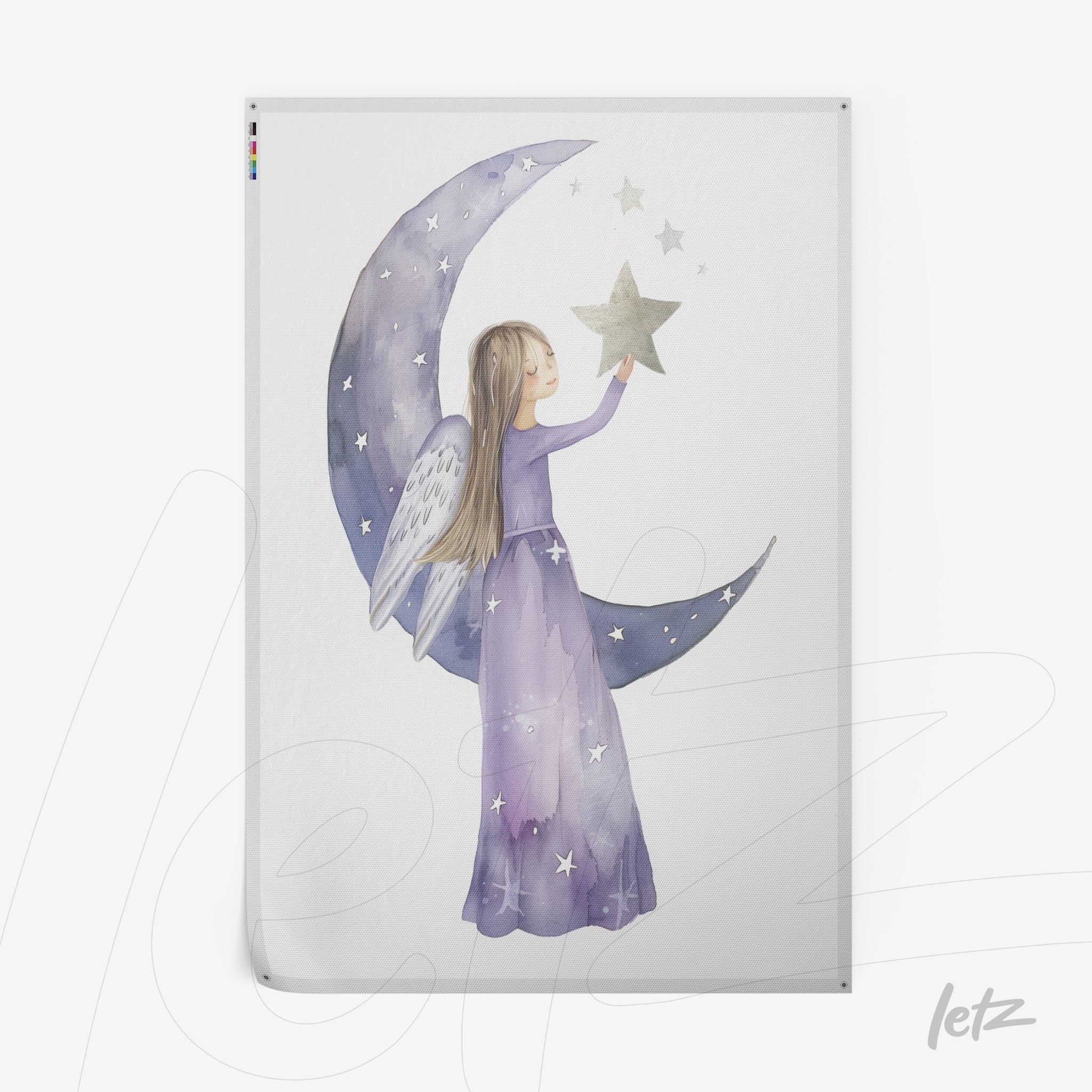 ilustração em aquarela de menina com vestido roxo segurando estrela sobre lua crescente em fundo branco