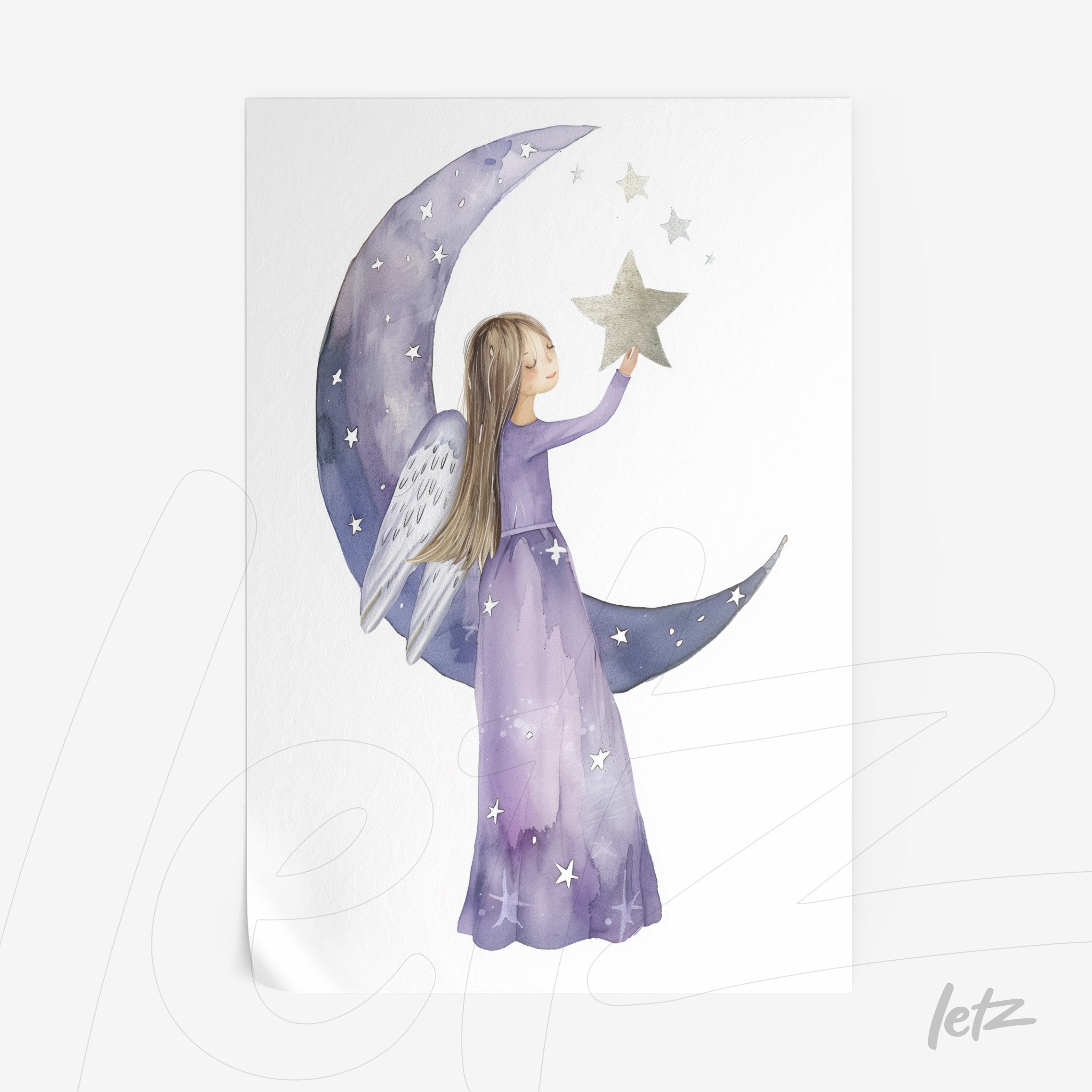quadro com ilustração de uma menina com vestido roxo e asas de anjo, alcançando uma estrela dourada em meio a uma lua crescente decorada com estrelas brancas