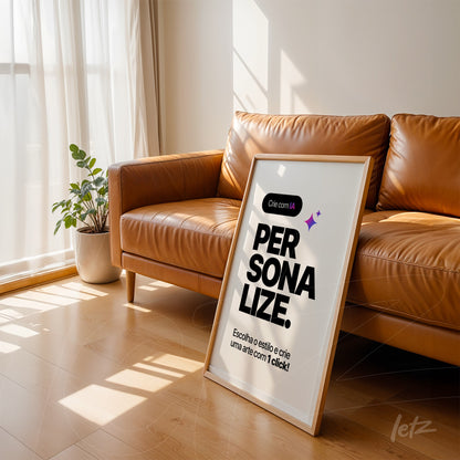 quadro personalizado com design contemporâneo exibido em sofá de couro marrom