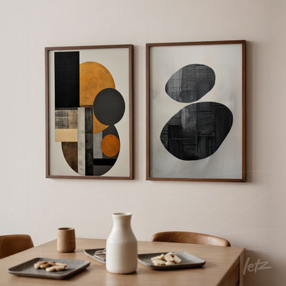 composição de dois quadros com formas geométricas em tonalidades de preto e laranja, em moldura de madeira escura, sobre parede clara