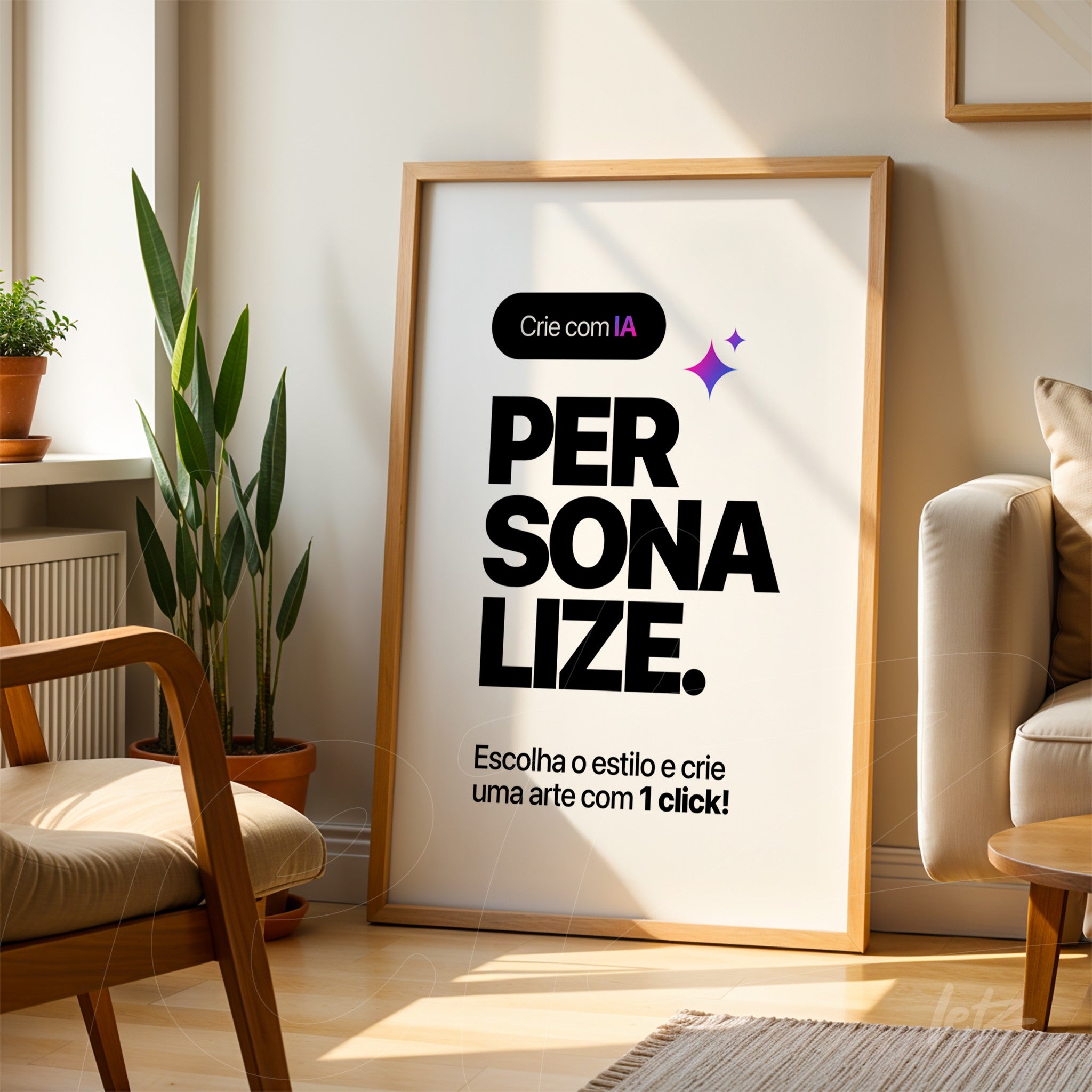 quadro com texto em letras grandes e negrito apresentando a palavra personalize em moldura clara, exposto em ambiente de sala com planta